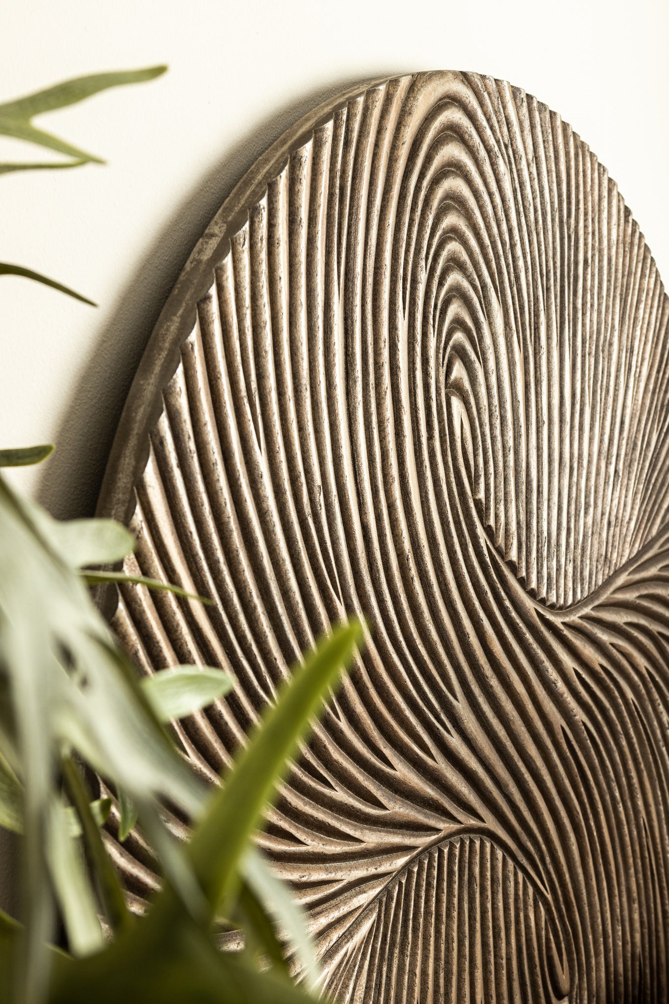 Wiktor Brown MDF Round Wallpanel Swirl Carved M