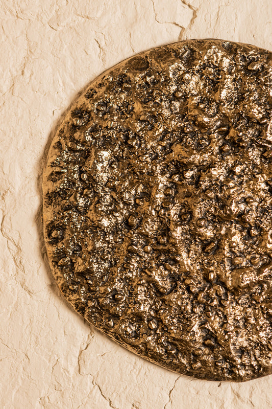 Victoire Gold Casted Alu Round Rough Wall Panel