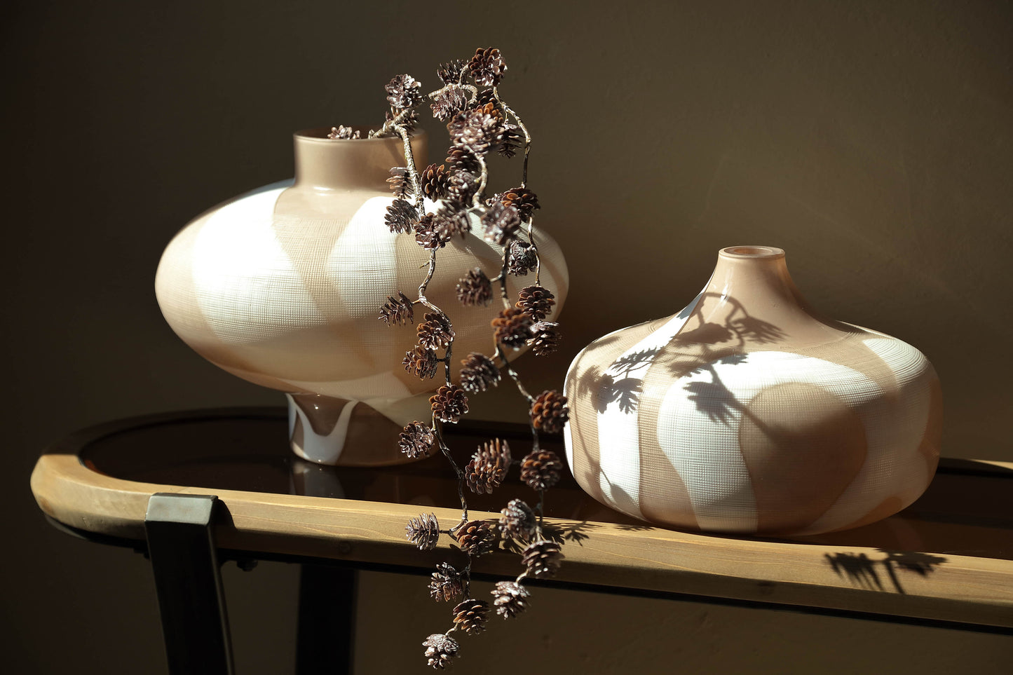 Nuhin Cream Glass Vase White Stripes Round On Base