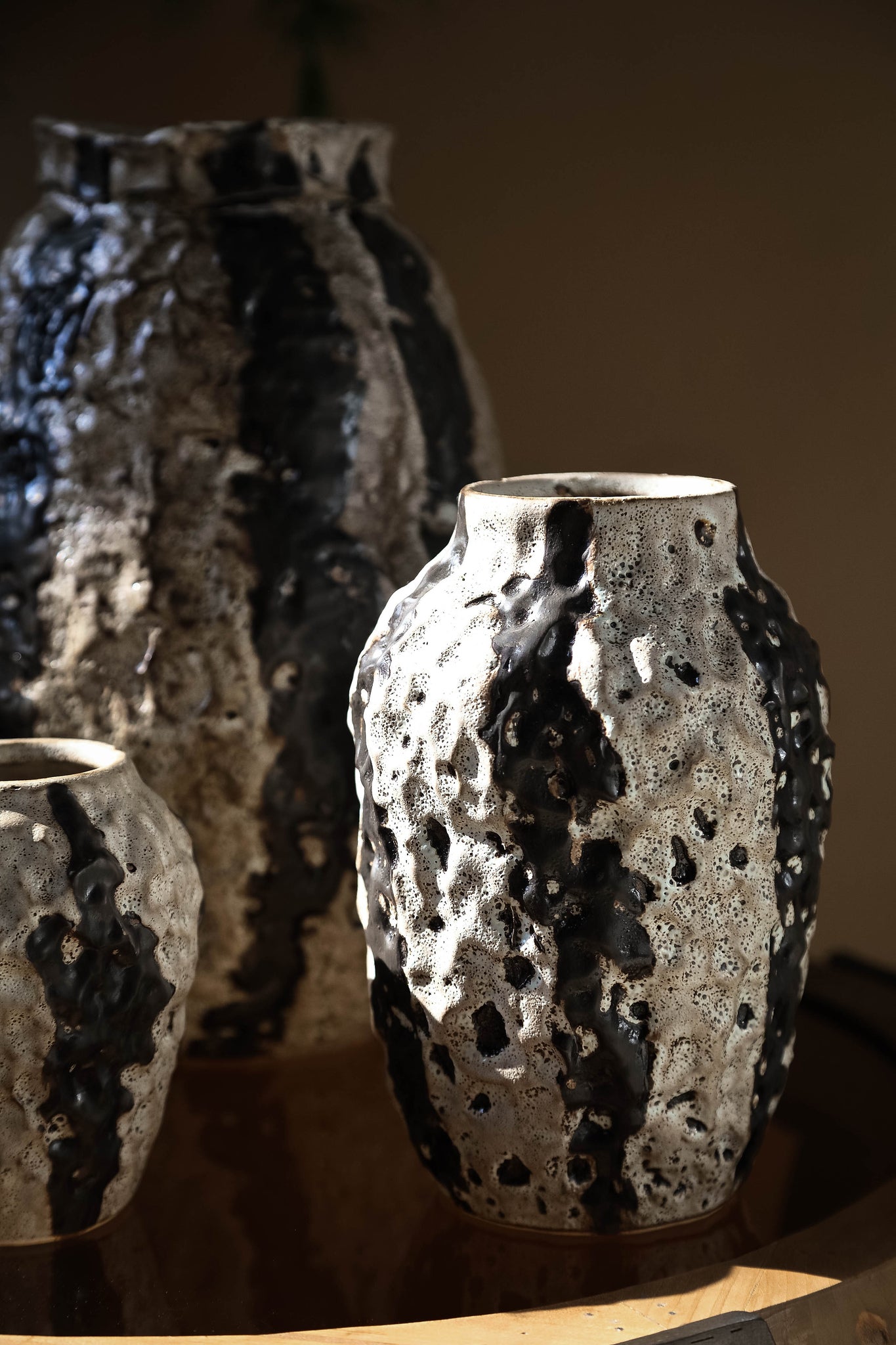 Jayco Brown Ceramic Glazed Pot Stripes Round M