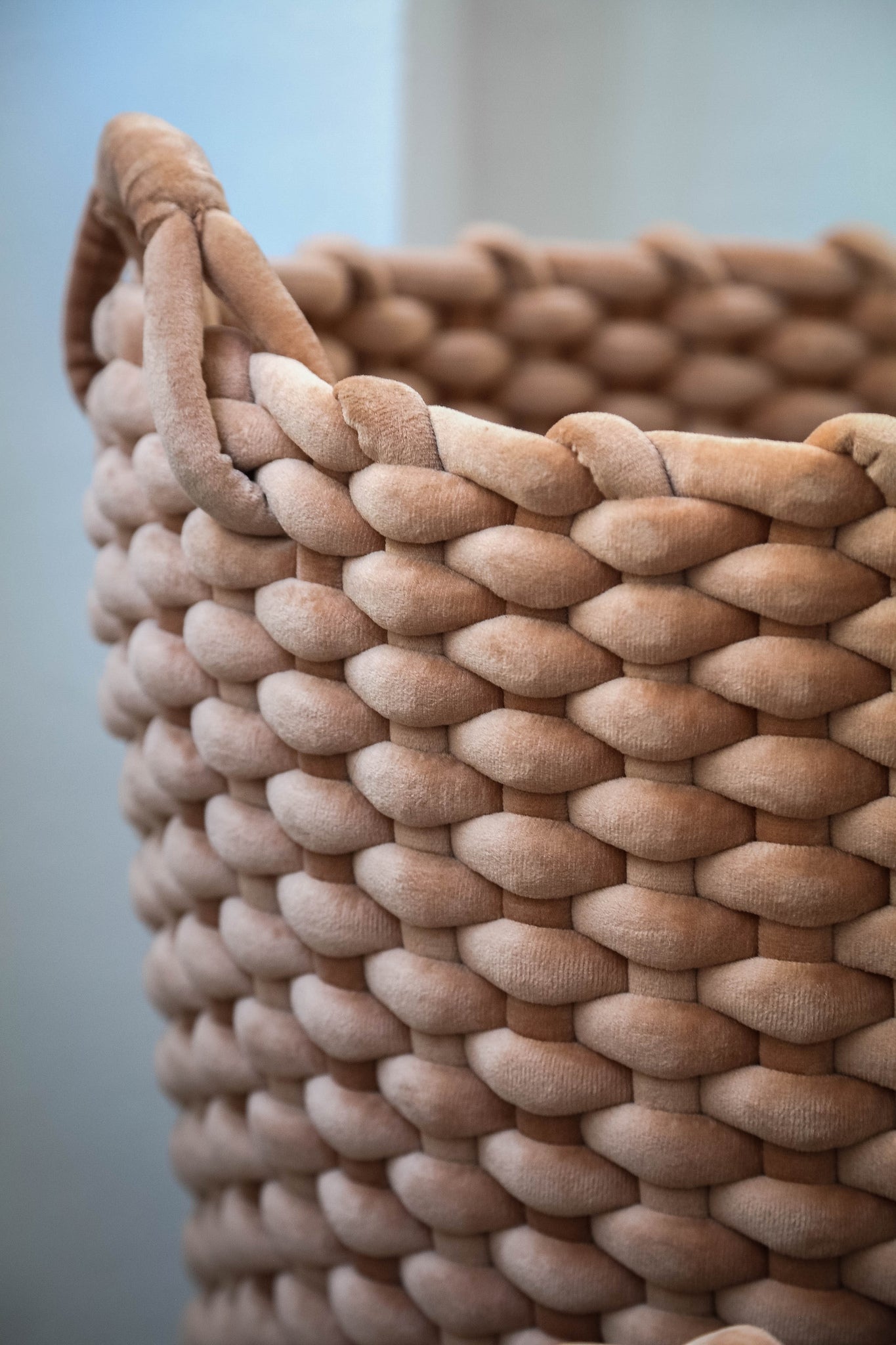 Olliver Brown Velvet Rope Basket With Handles SV2