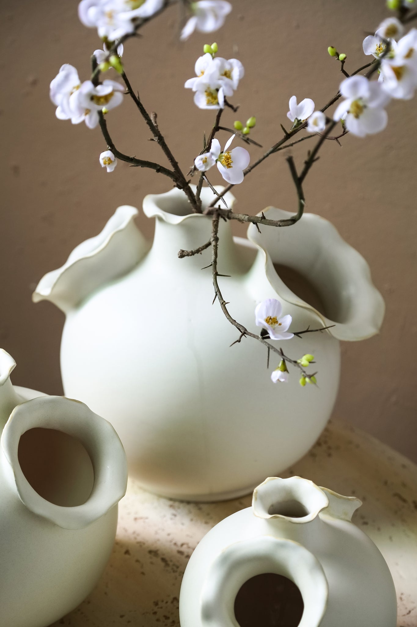 Umme Cream Round Glazed Ceramic Vase Wavy Edges M