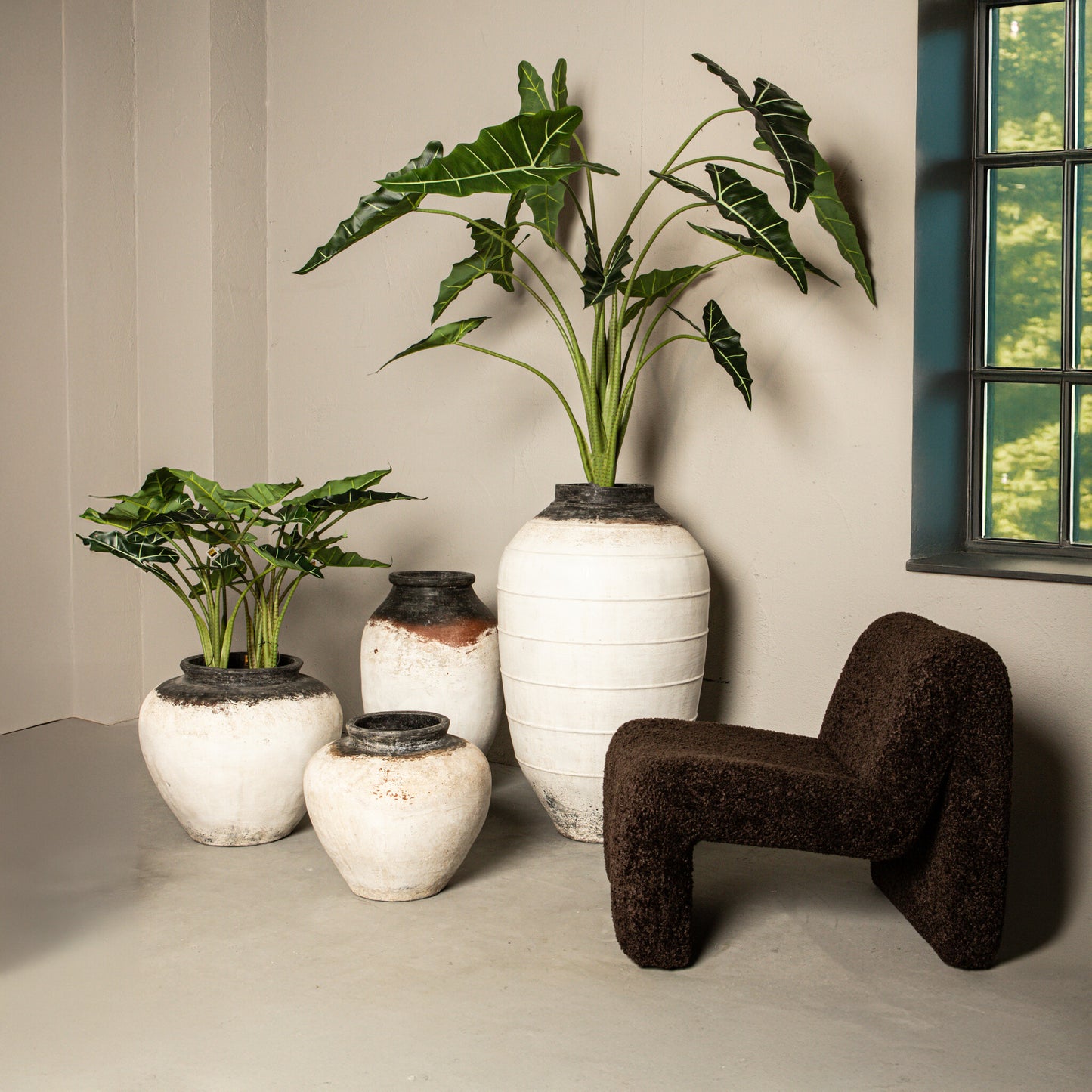 Jinsu White Round GRC Jar Pot With Lines Big