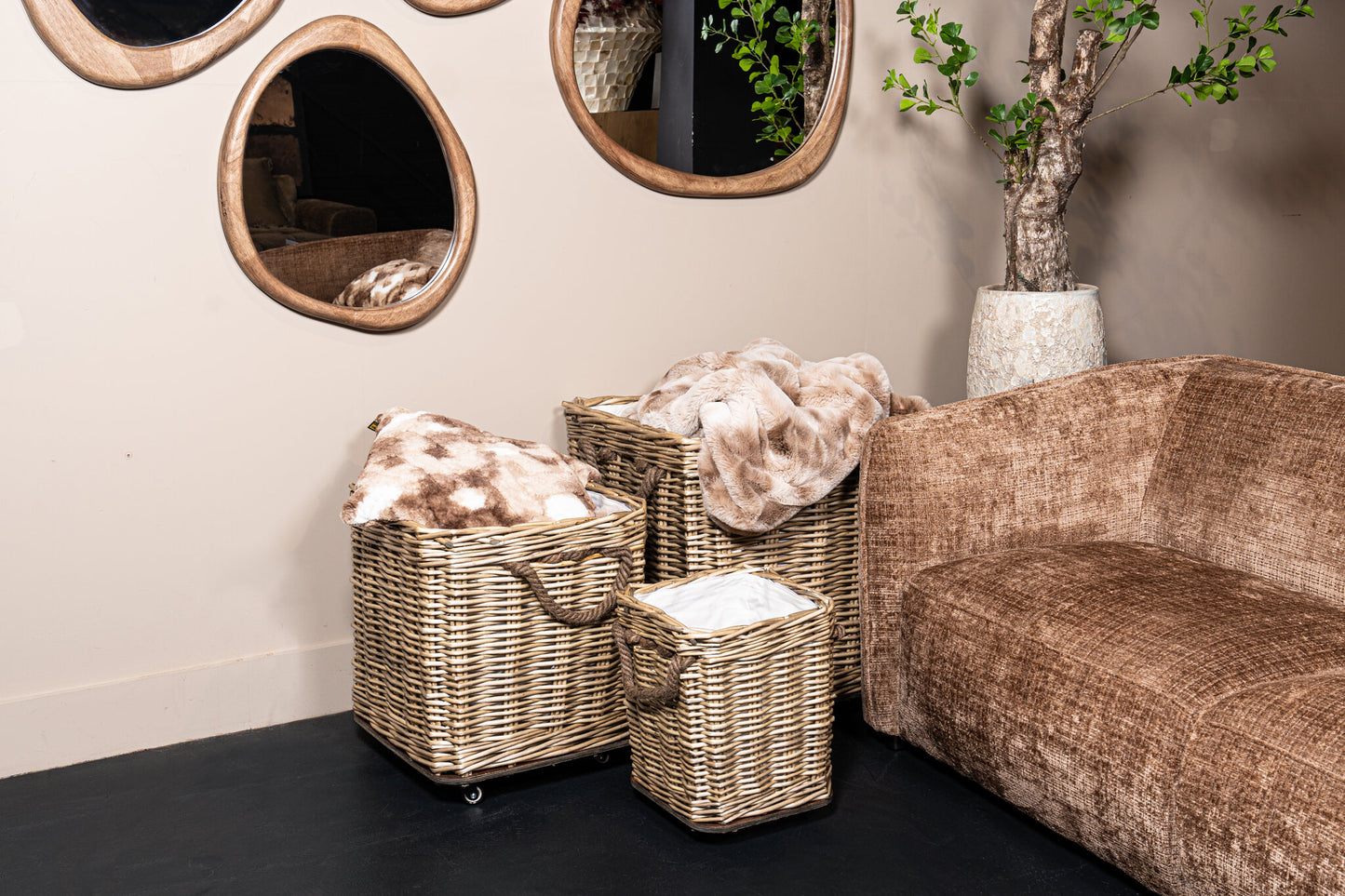 Darrett Natuurlijke Wilgen Mand Vierkant met Wielen 60x60x48 cm