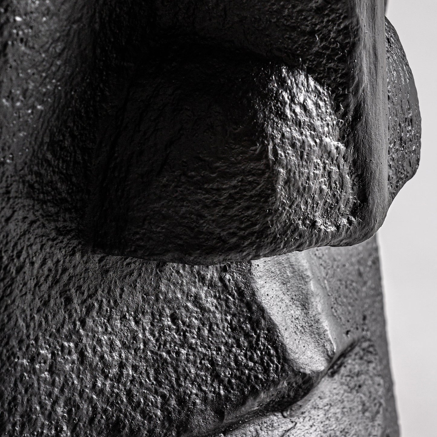 Khalid Sculptuur 34x38x110 cm