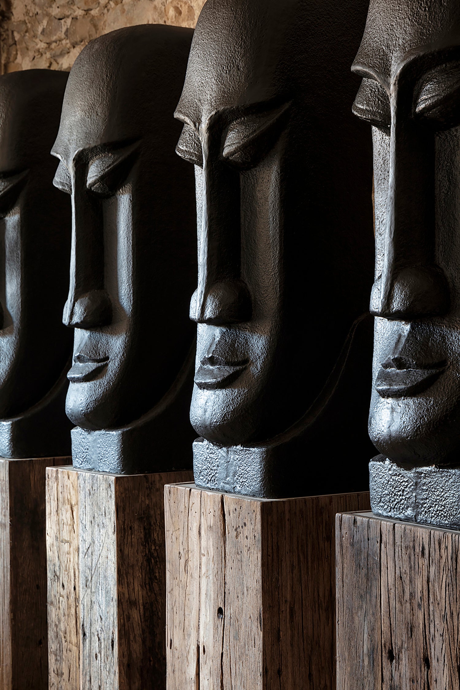 Khalid Sculptuur 34x38x110 cm