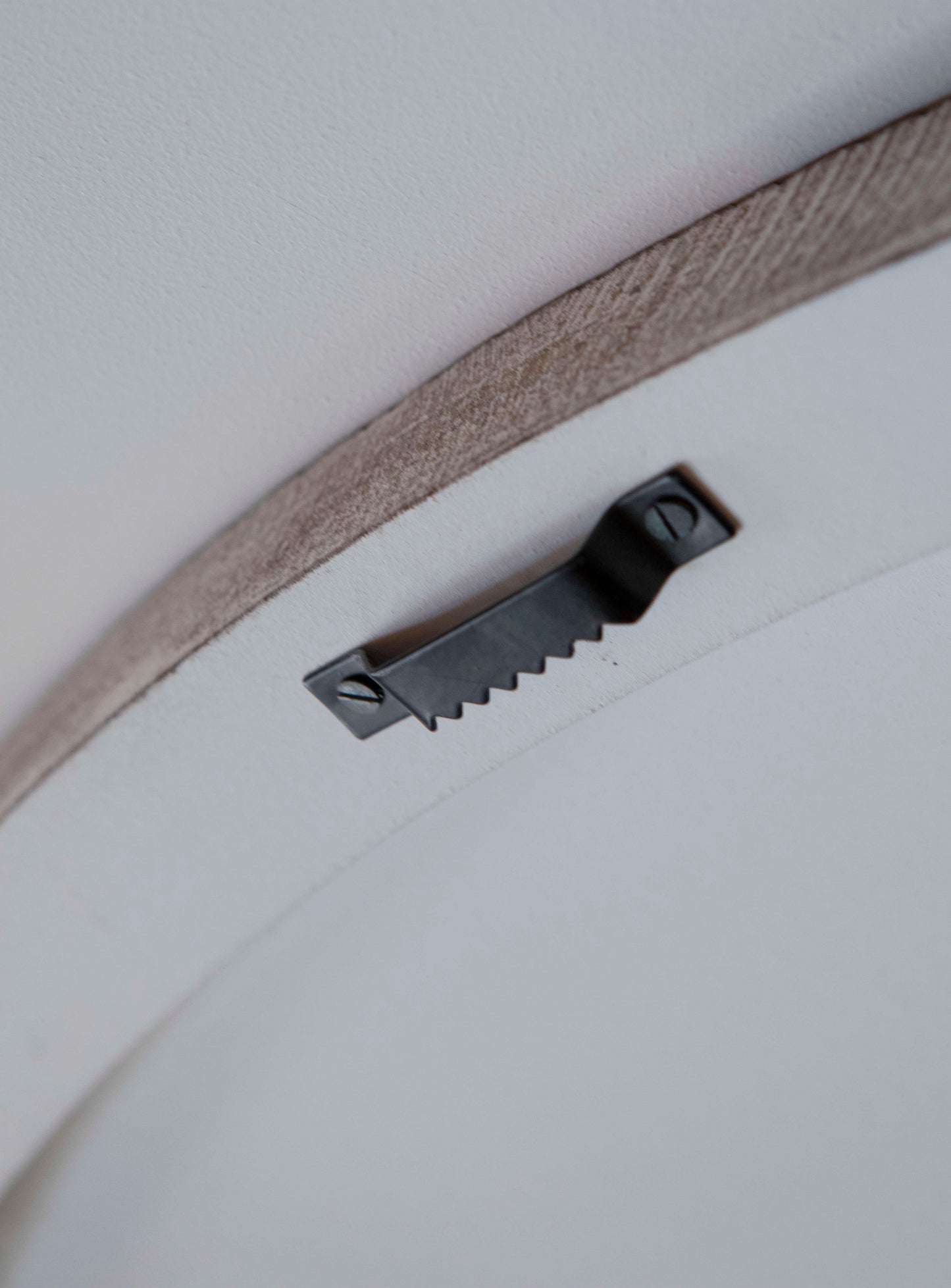 Zapp White Ribbed Wallpanel Round S