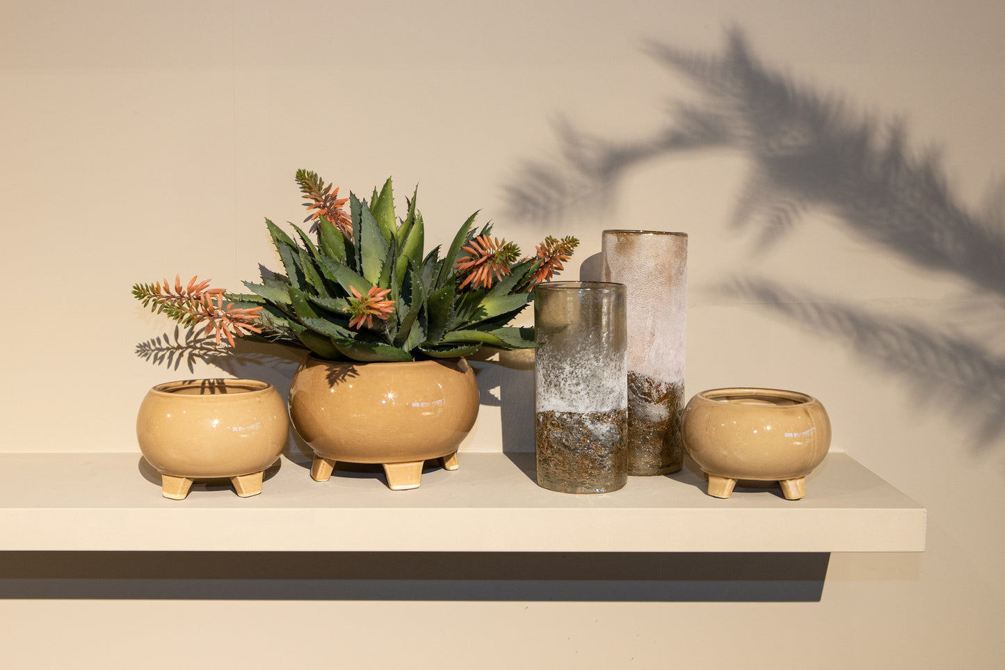 Moxxi Cream Ceramic Pot Bowl On Three Feet Round L