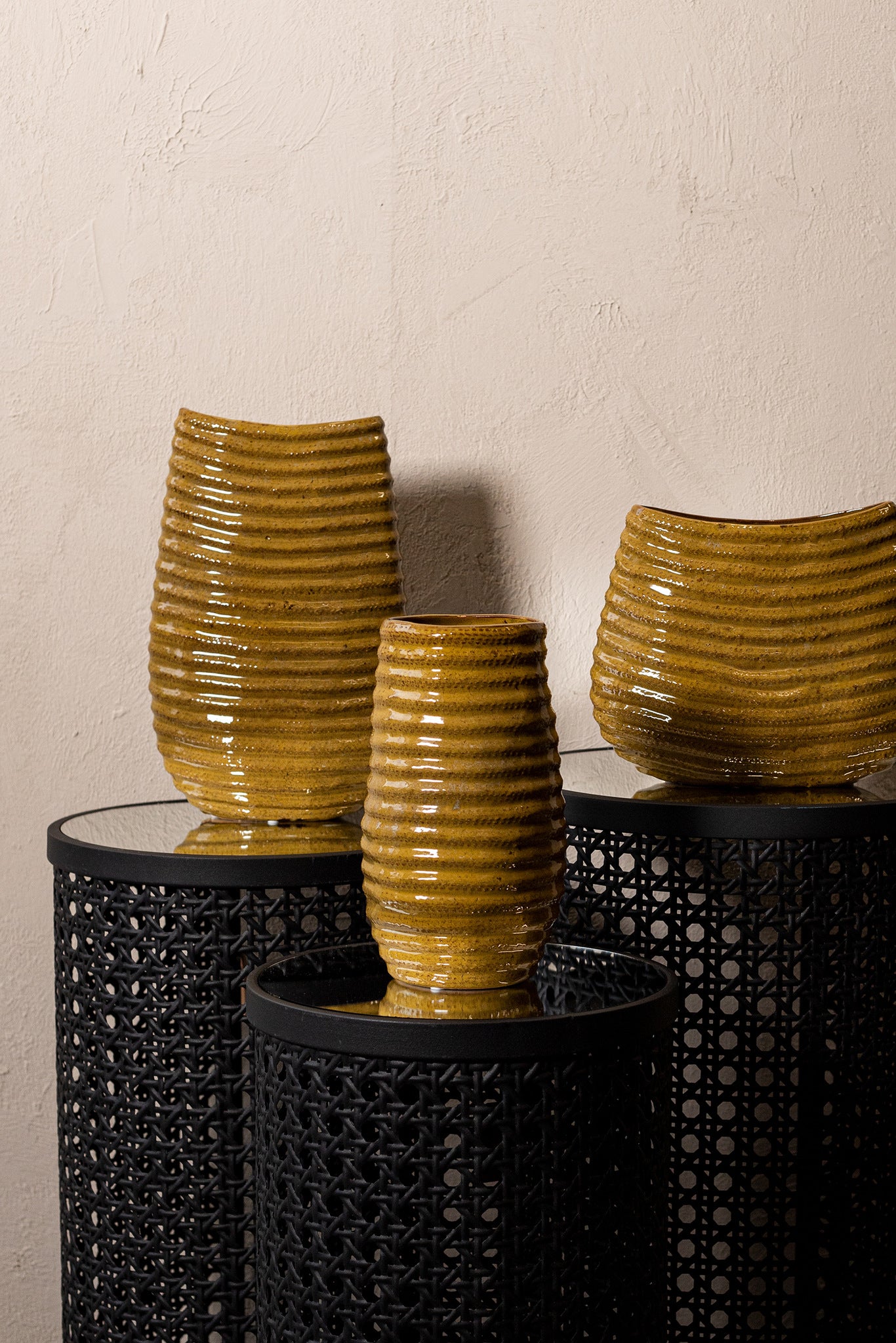 Riddy Yellow Glazed Ceramic Pot Rib High Round L