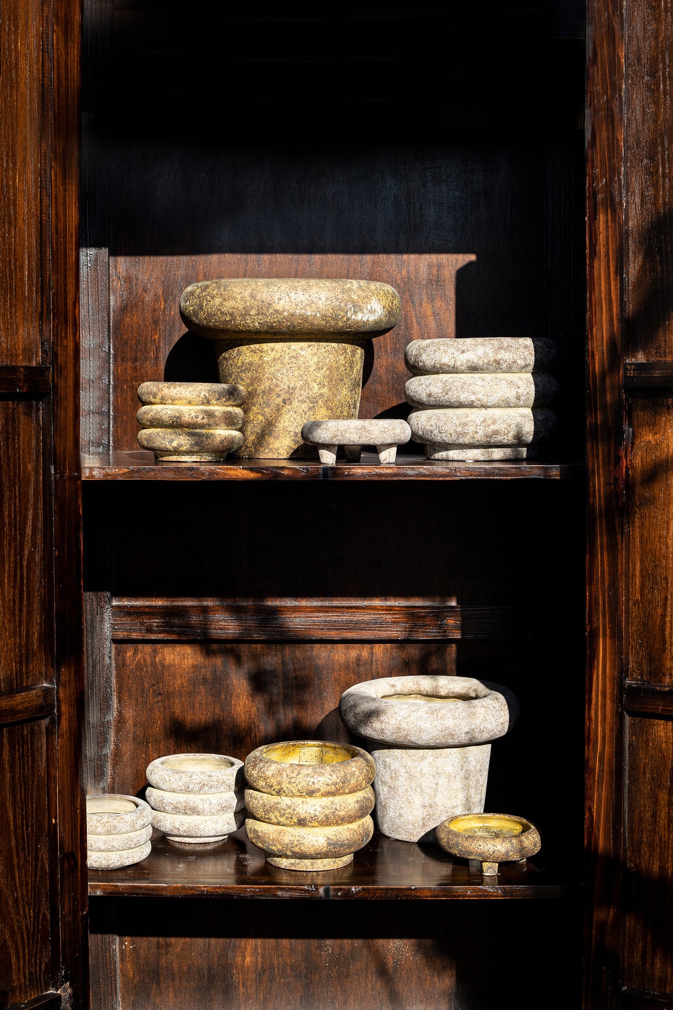 Relandi Grey Cement Pot Cone Thick Border Round L