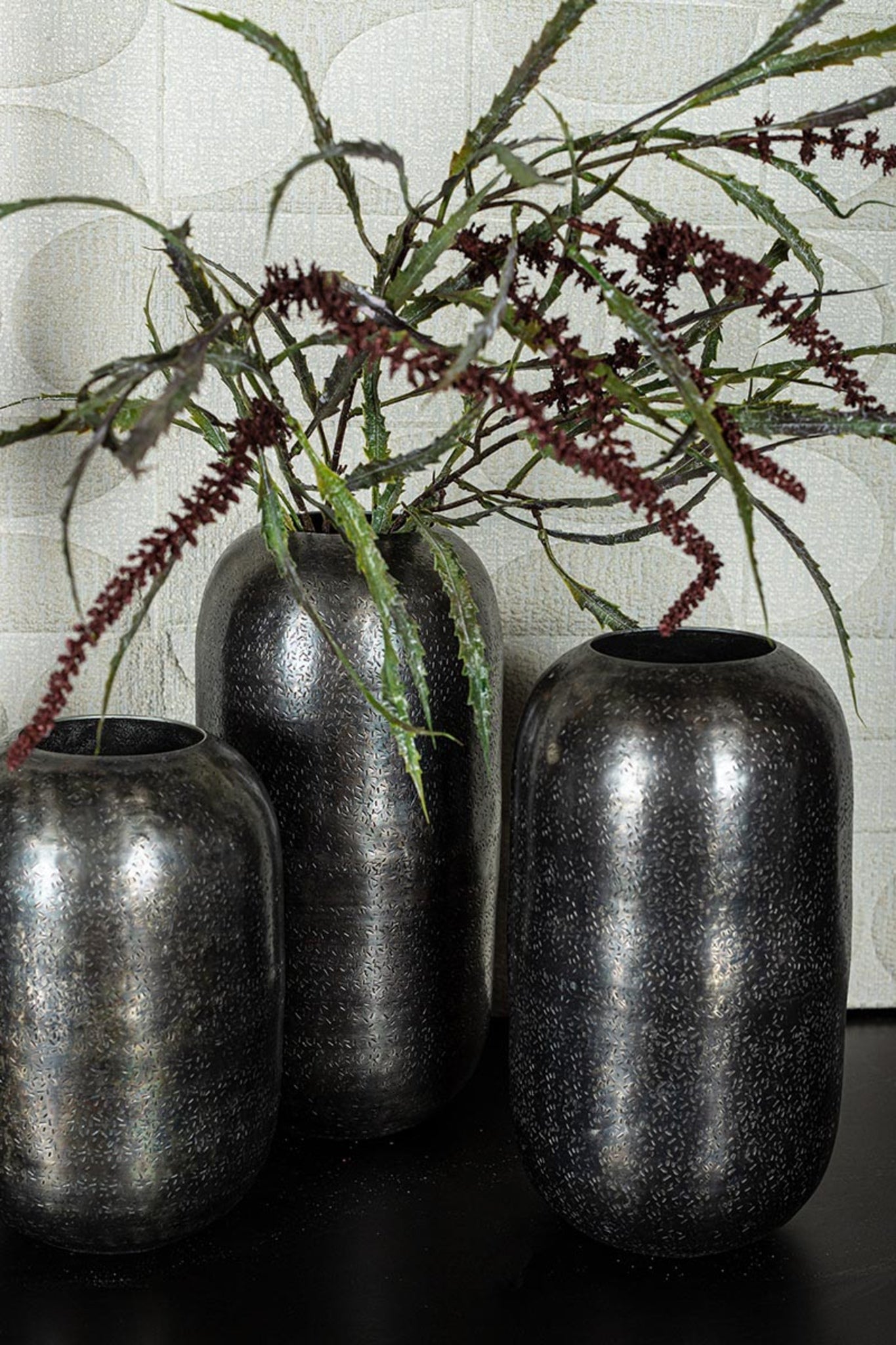 Yourne Black Rustic Aluminum Pot Bulb Round S