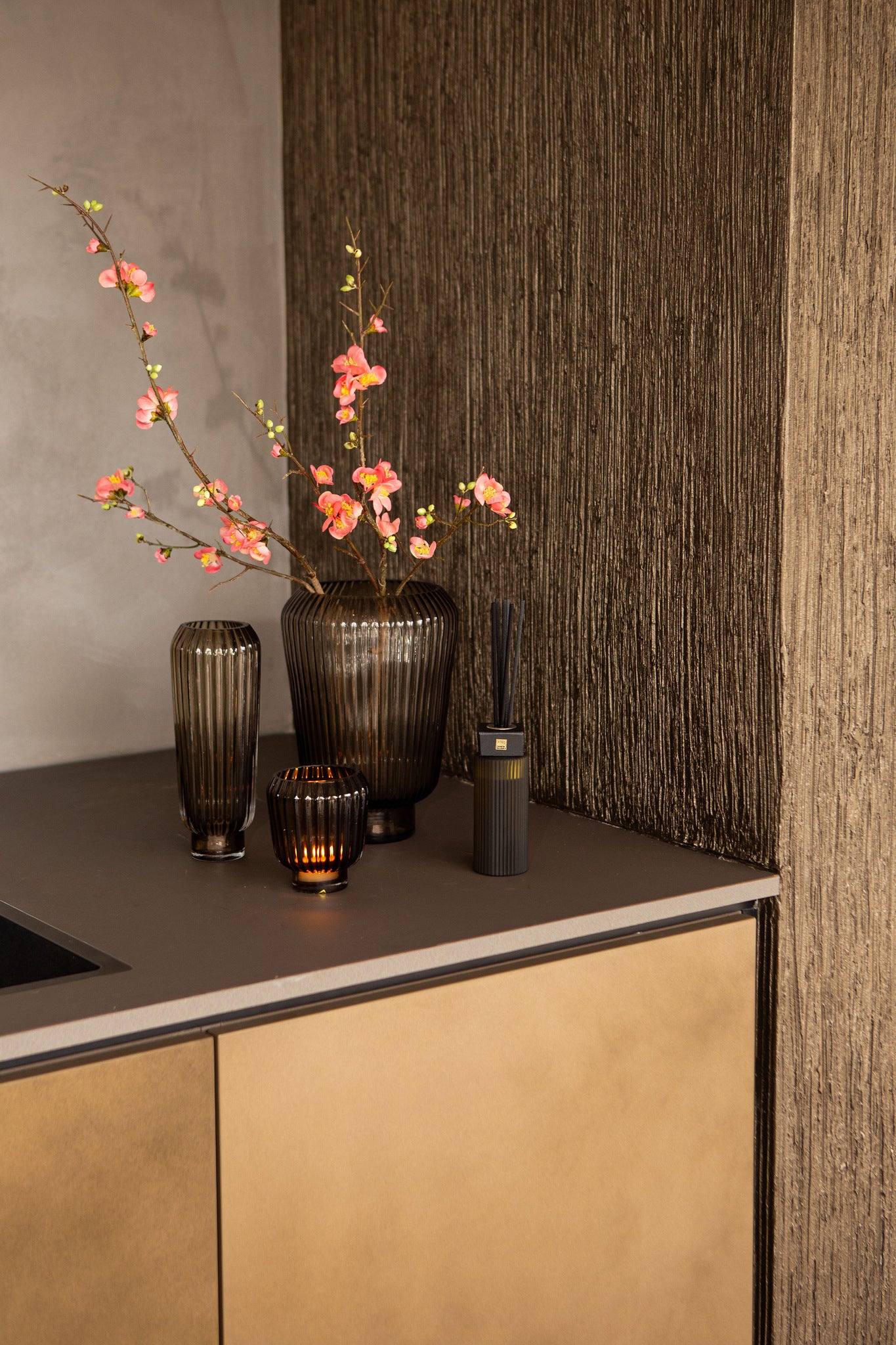 Joyca Brown Glass Vase Ribbed Round L