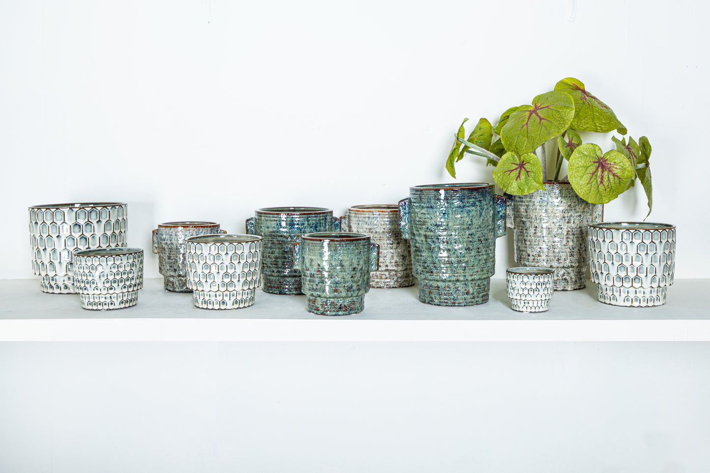 Emmily White Glazed Ceramic Pot Scales Round XS