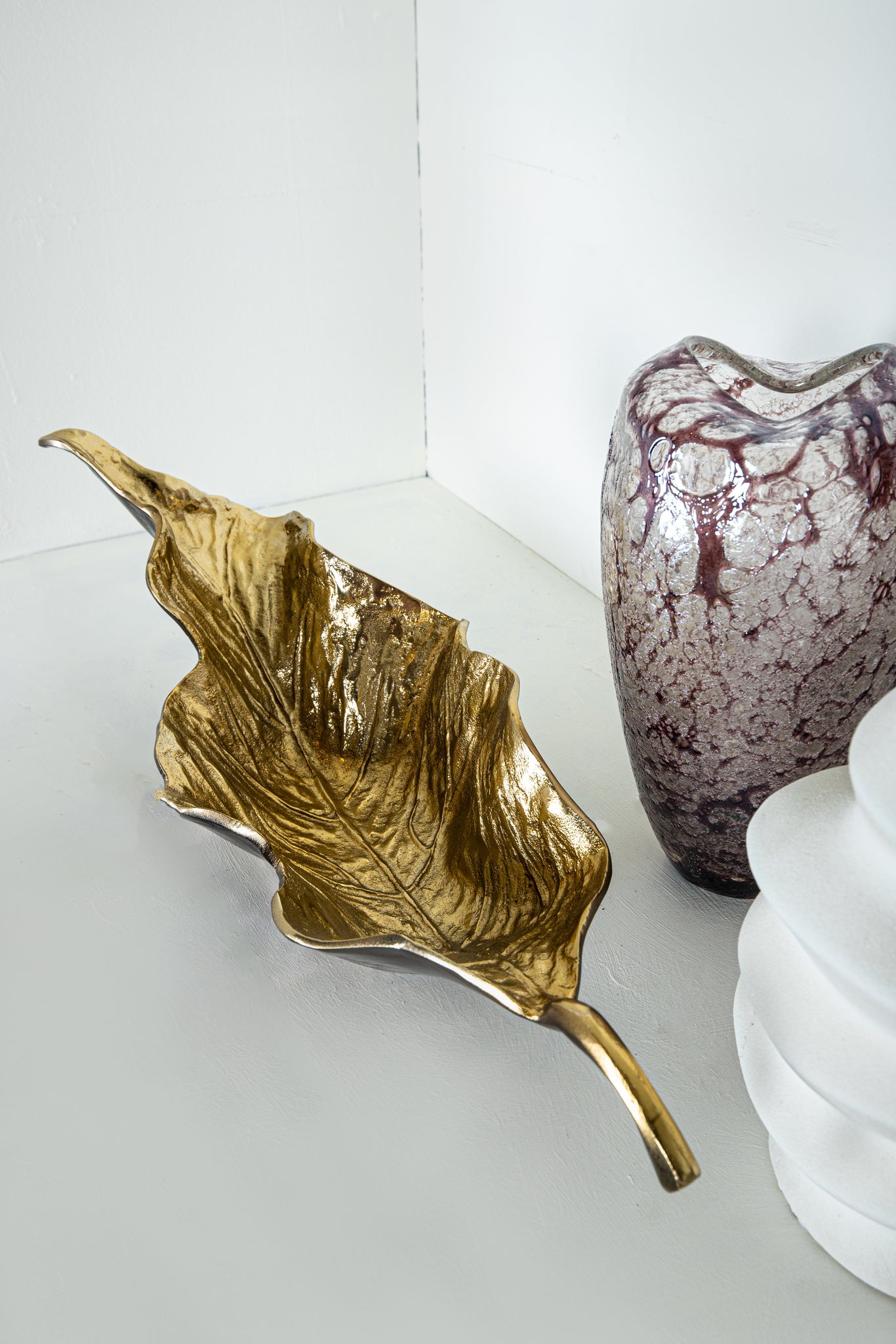 Merc White Ceramic Pot Wavy Ribbed Low S