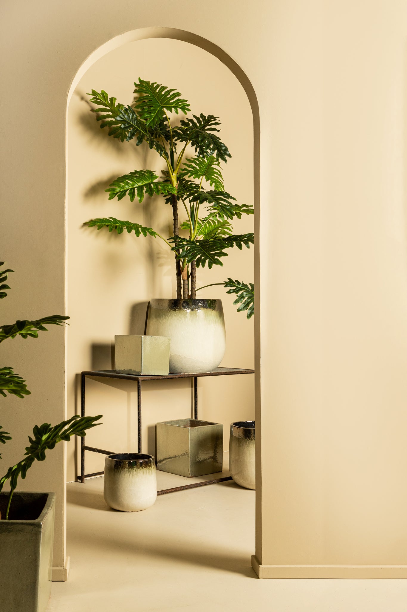 Oliver Cream Ceramic Pot Ombre Round SV3