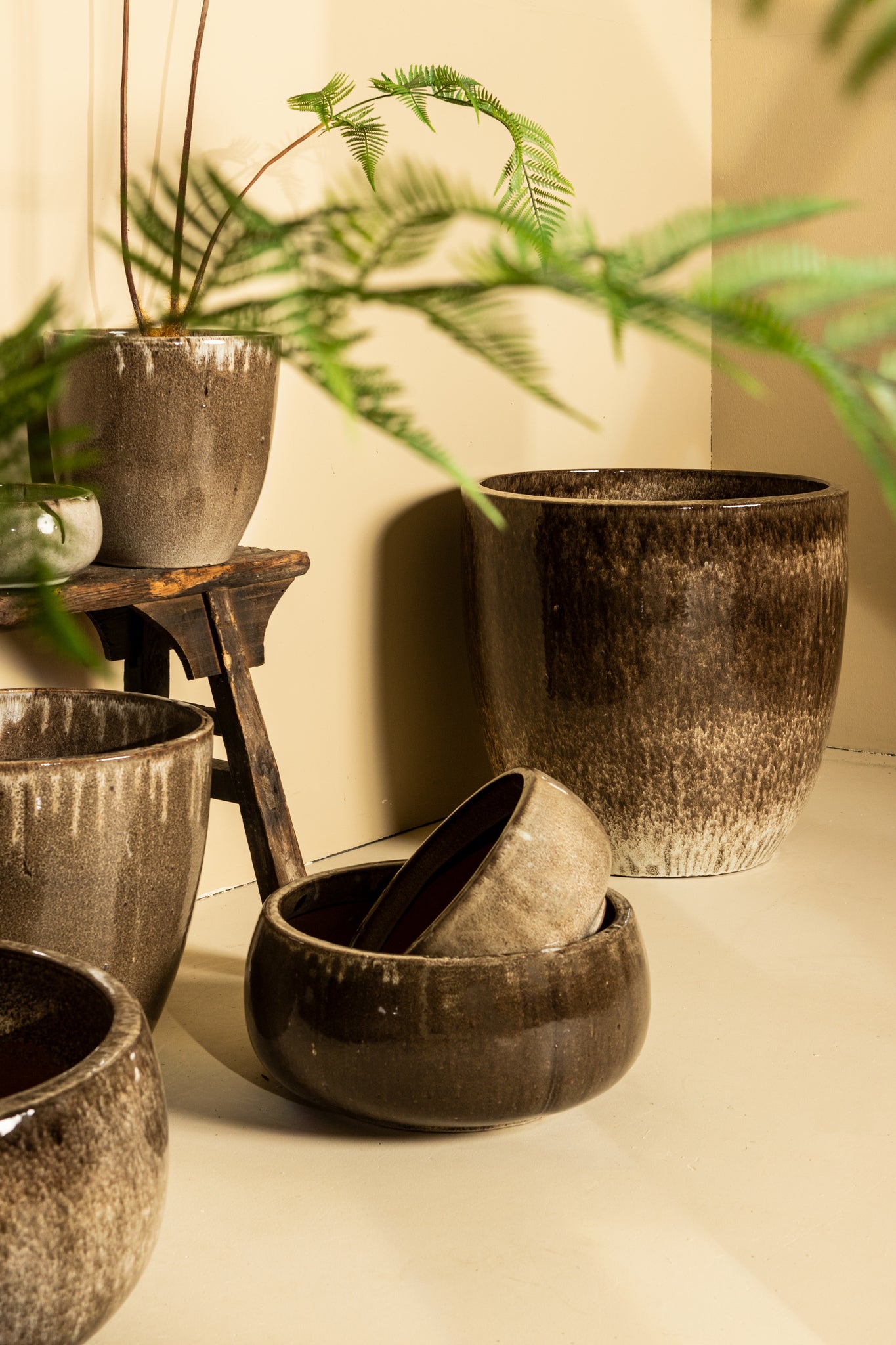 Nayaa Brown Ceramic Pot Round Low SV4