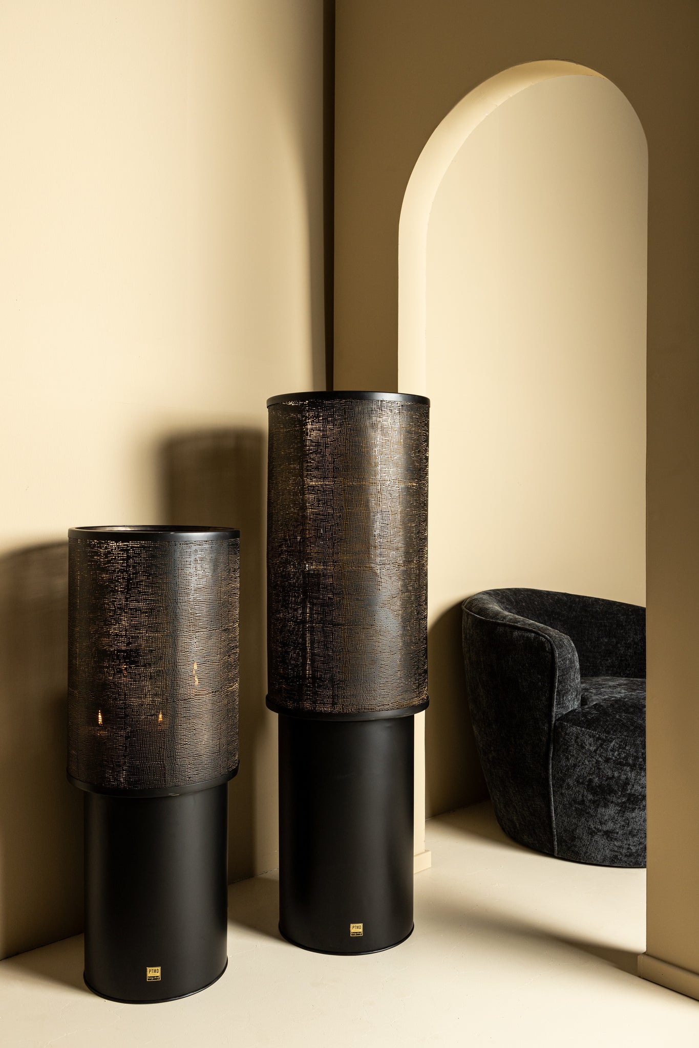 Jarne Black Iron Stormlight Golden Inside Low