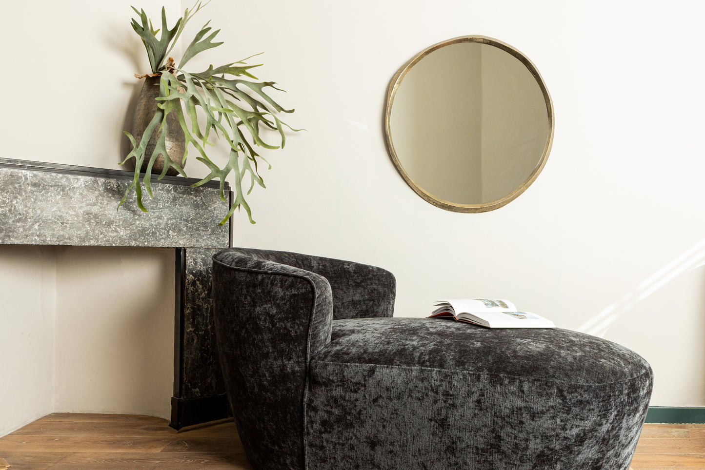 Limera Brass Alu Round Mirror Irregular Border S