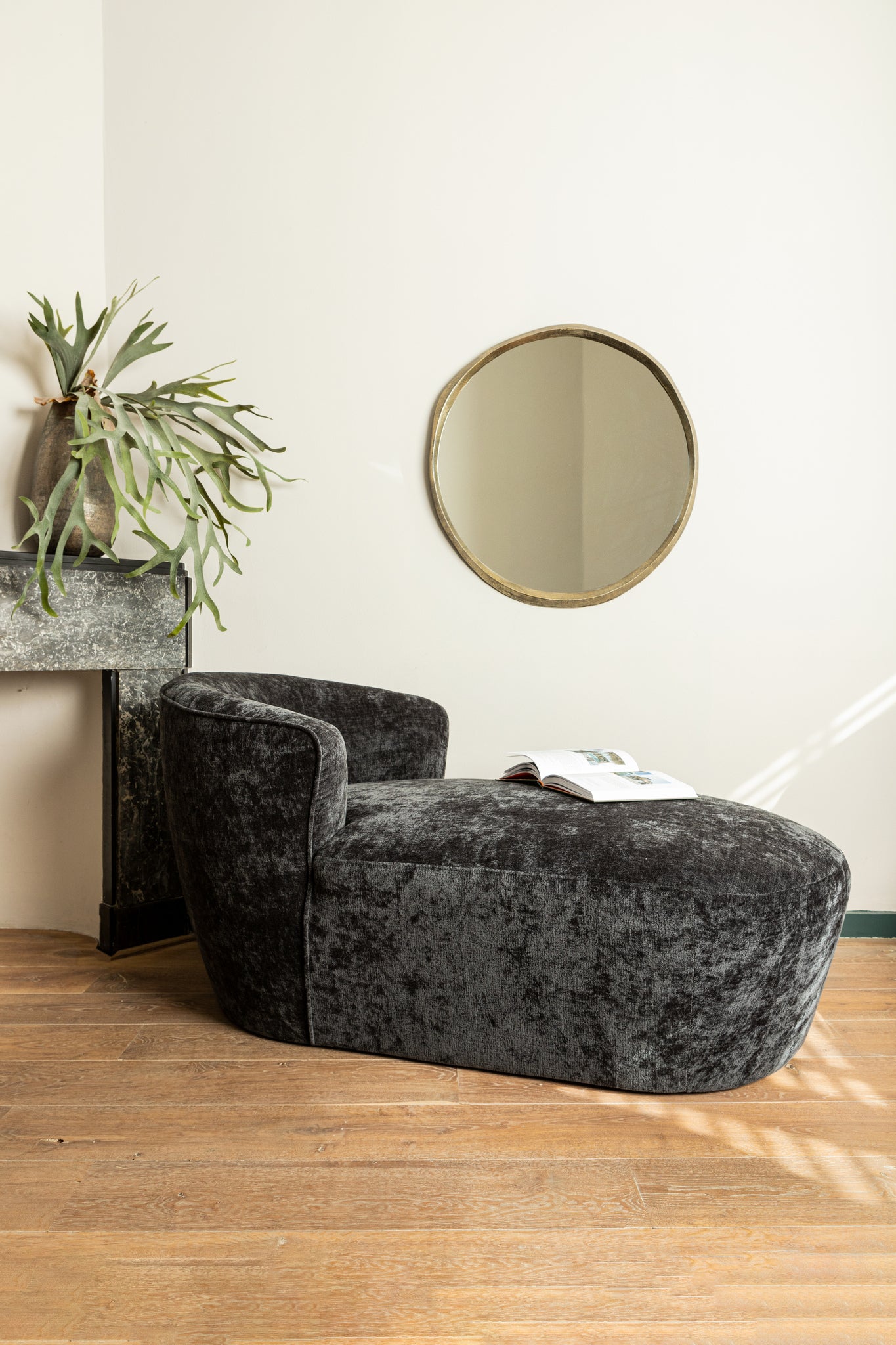 Limera Brass Alu Round Mirror Irregular Border S