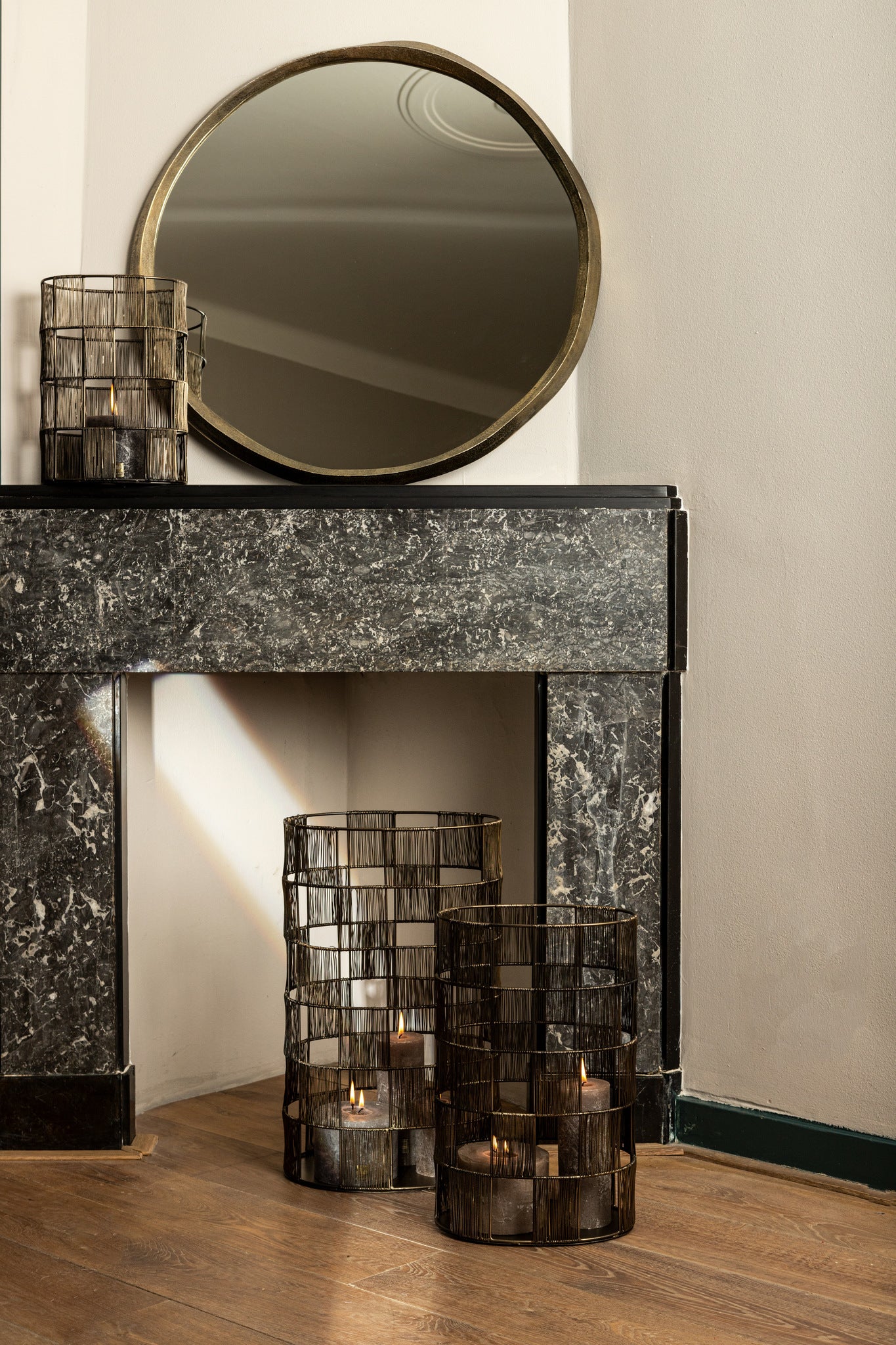 Limera Brass Alu Round Mirror Irregular Border S