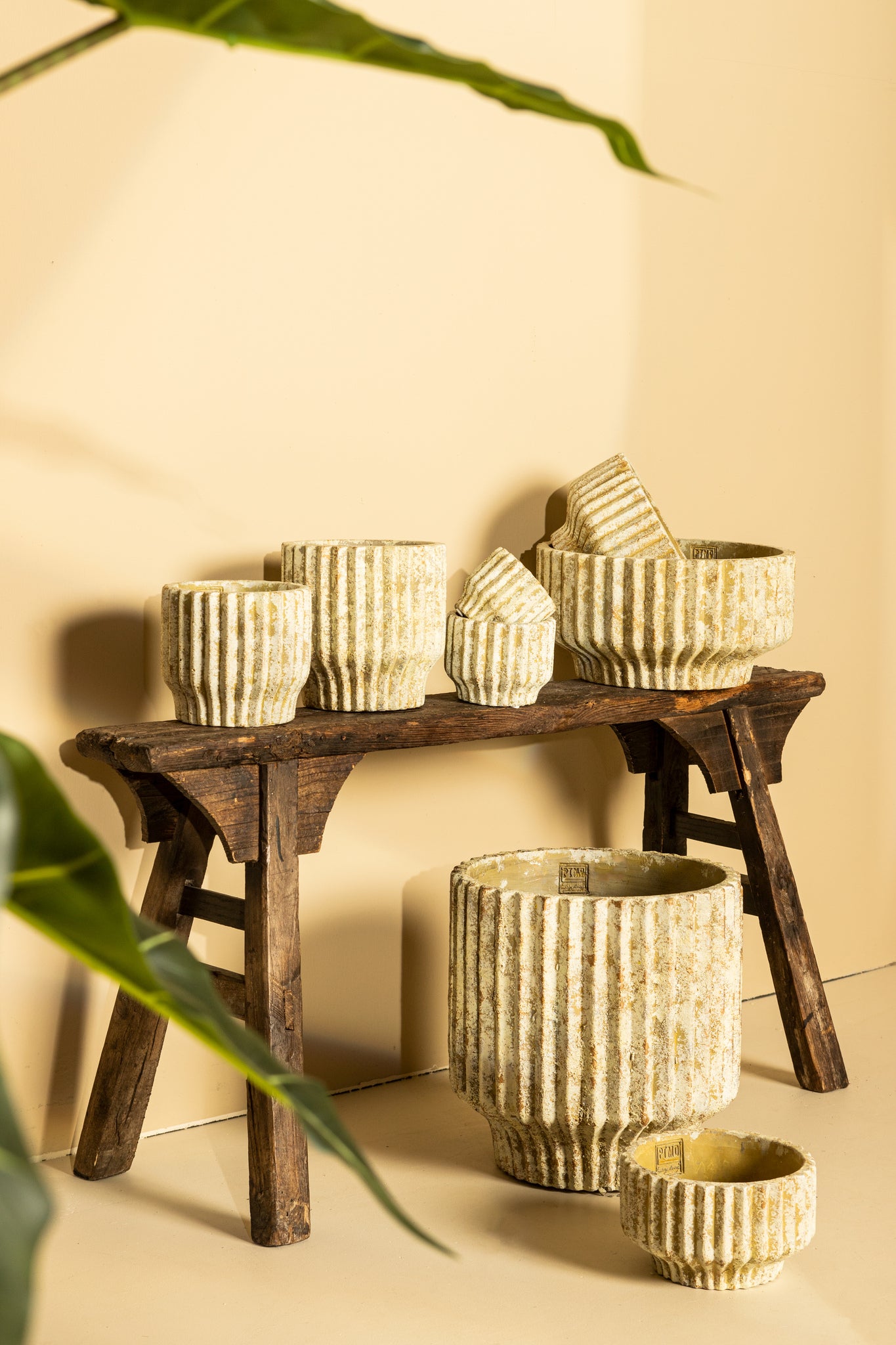 Gabriel Cream Cement Pot Round Lines Low L