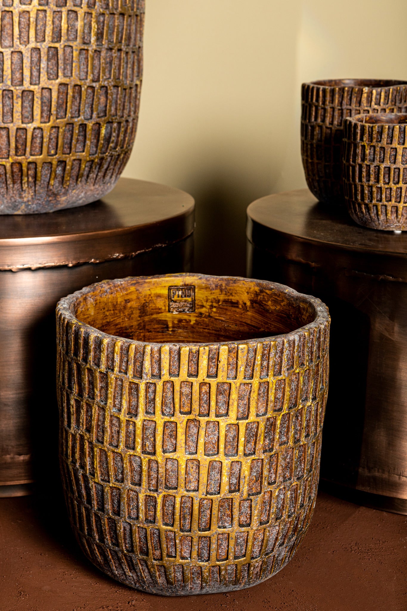 Vivienne Brown Cement Round Pot Rectangles XXL