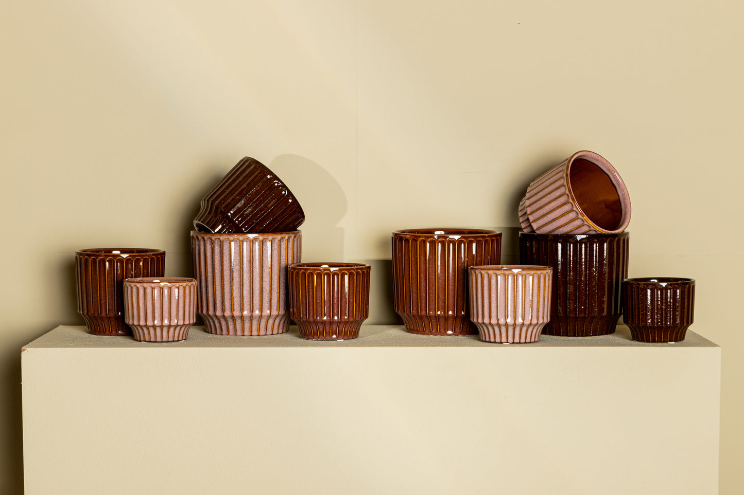 Hodor Bordeaux Glazed Ceramic Round Pot Lines L