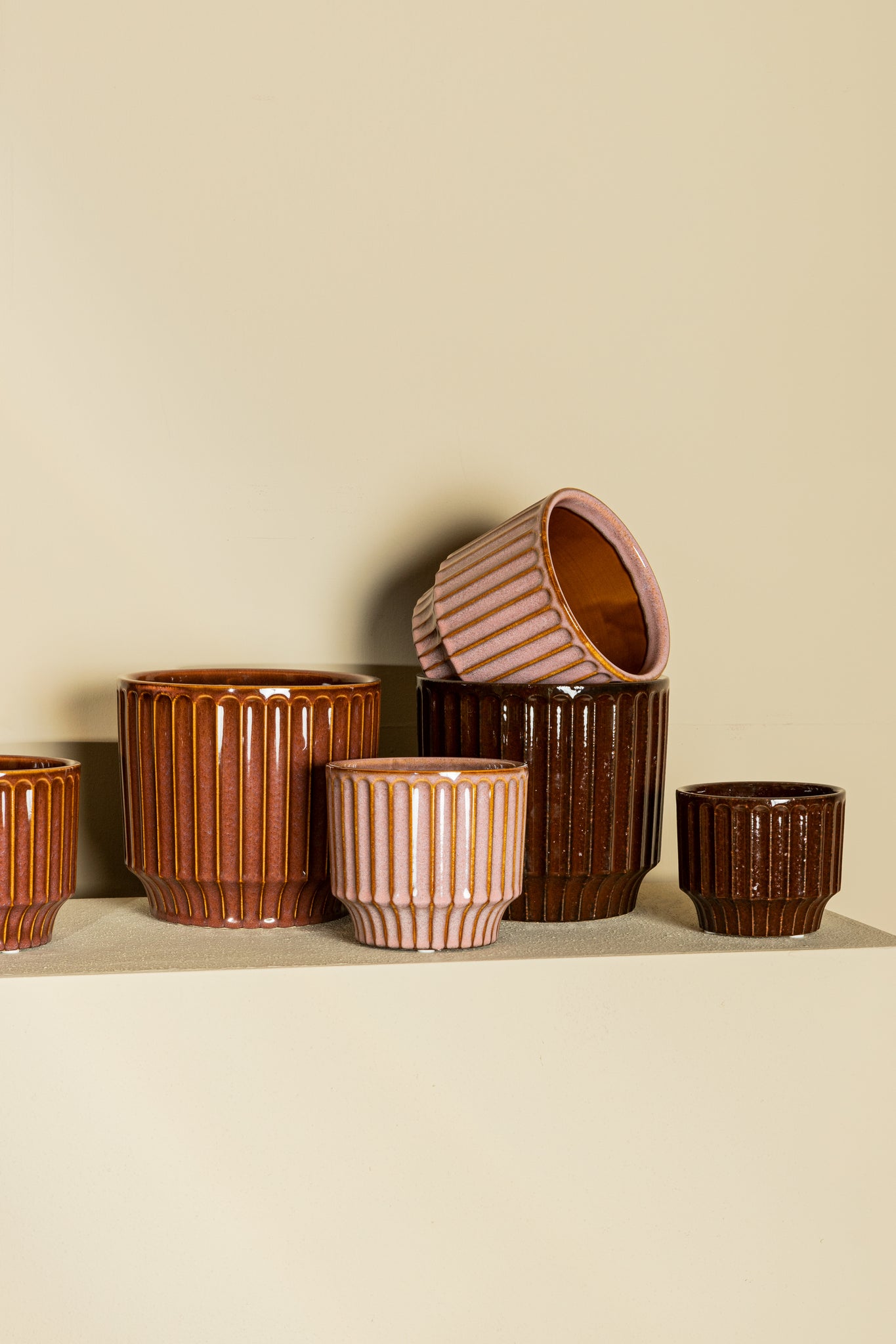 Hodor Bordeaux Glazed Ceramic Round Pot Lines L