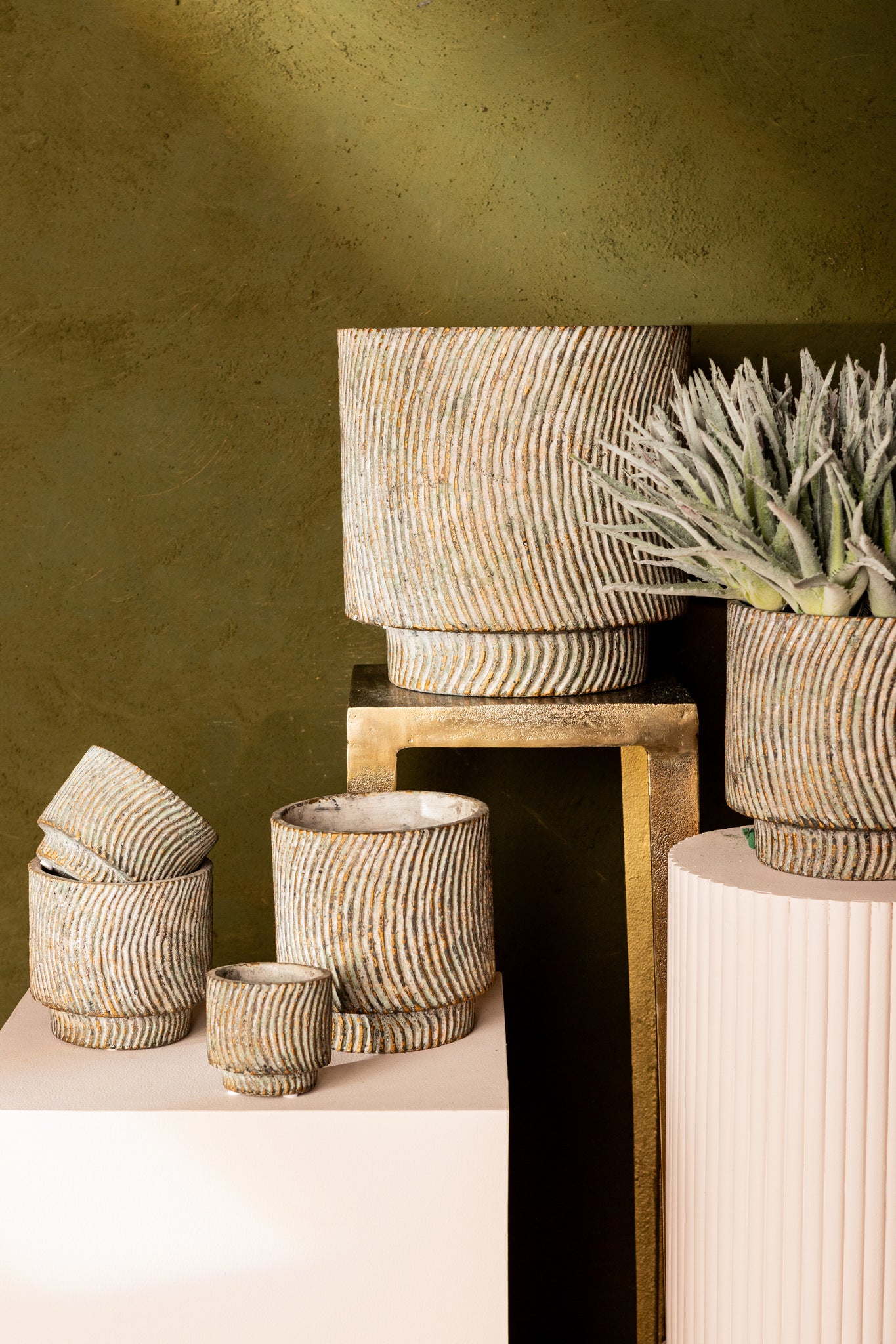 Nigel Grey Cement Round Pot Lines Pattern Big L