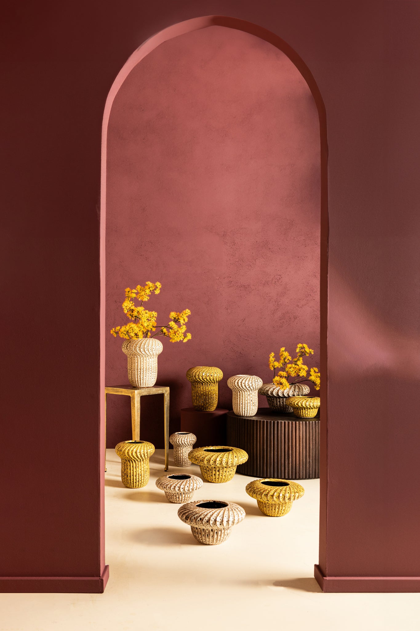 Sindi Brown Ceramic Pot Round Shaped Lines High L