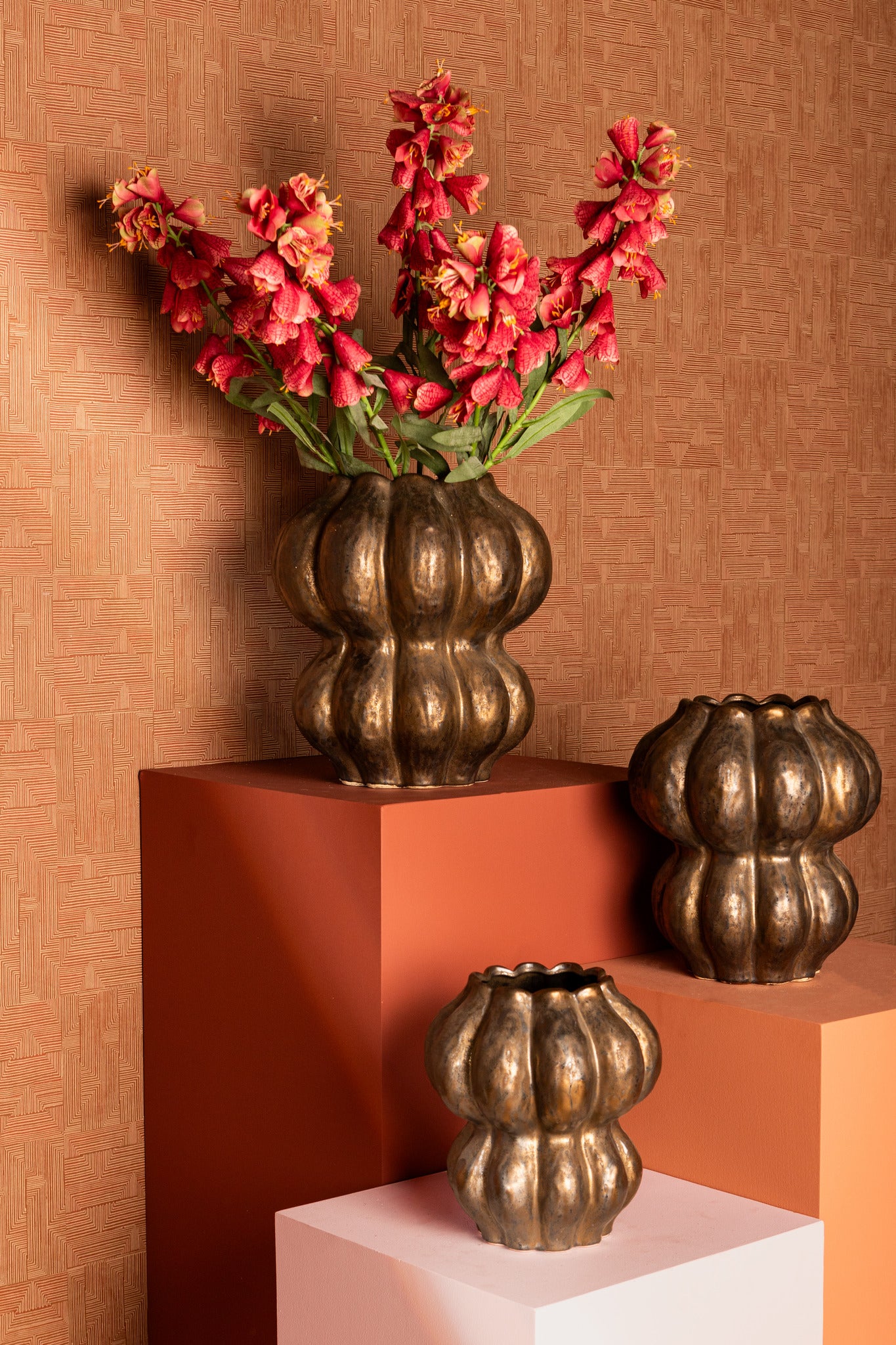 Niek Bronze Ceramic Pot Round Shaped Bulb M