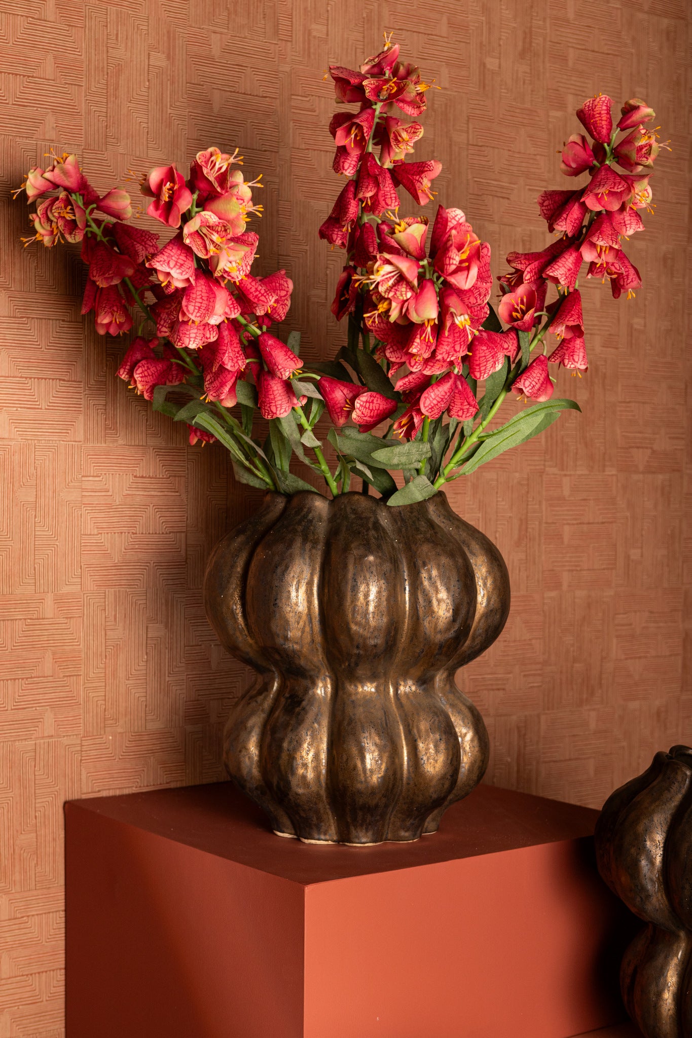 Niek Bronze Ceramic Pot Round Shaped Bulb L