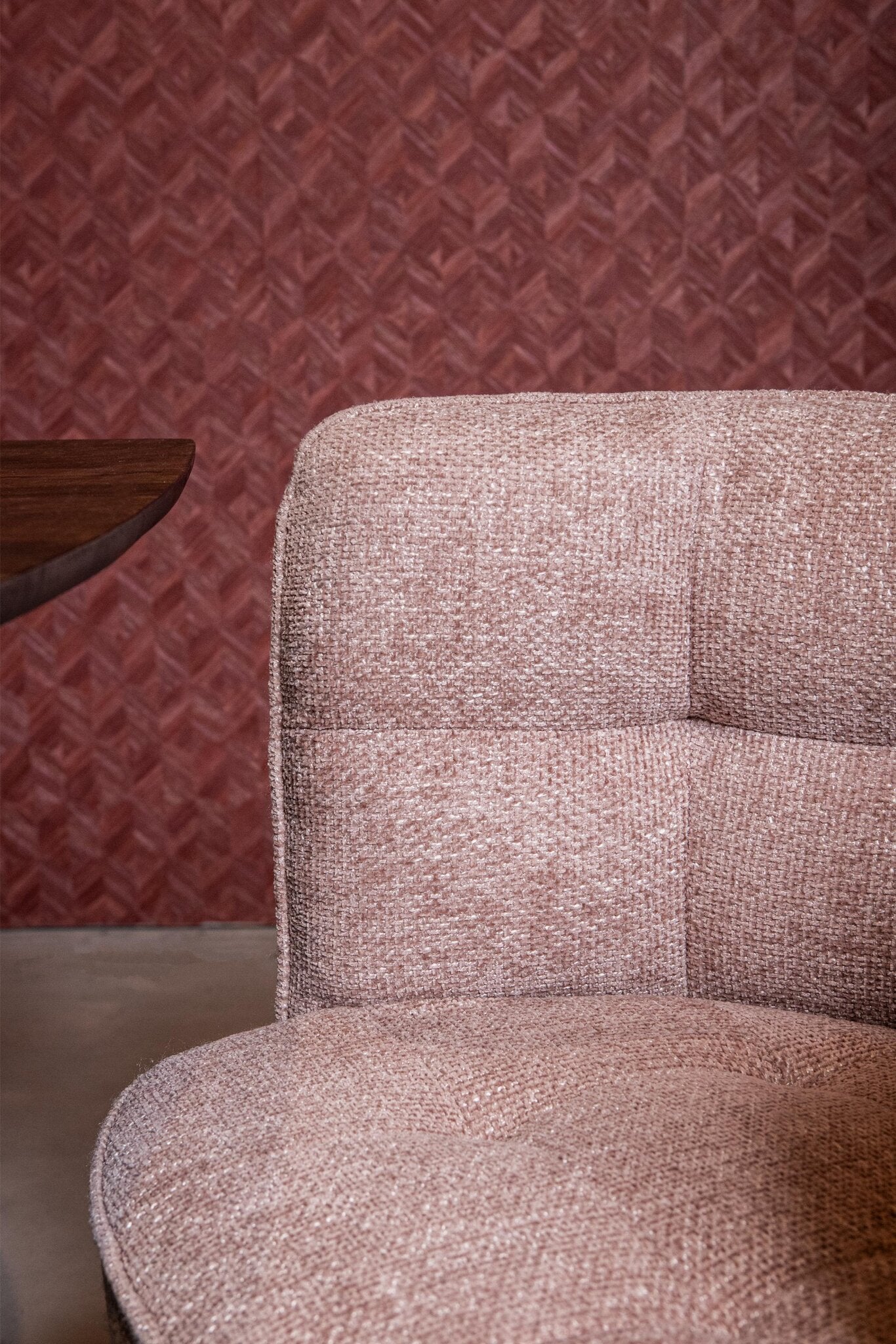 Odin Big Roze Eetkamerstoel Legacy 14 Flamingo met Zwart Onderstel 80x67x73 cm