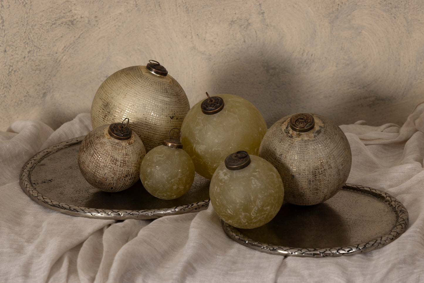 Fahdi Silver Casted Alu Rnd Plate Carving Border S