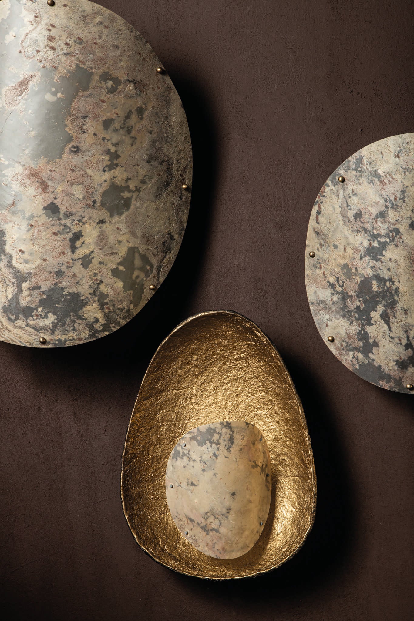 Hen Natural Stone Veneer Wall Lamp Large