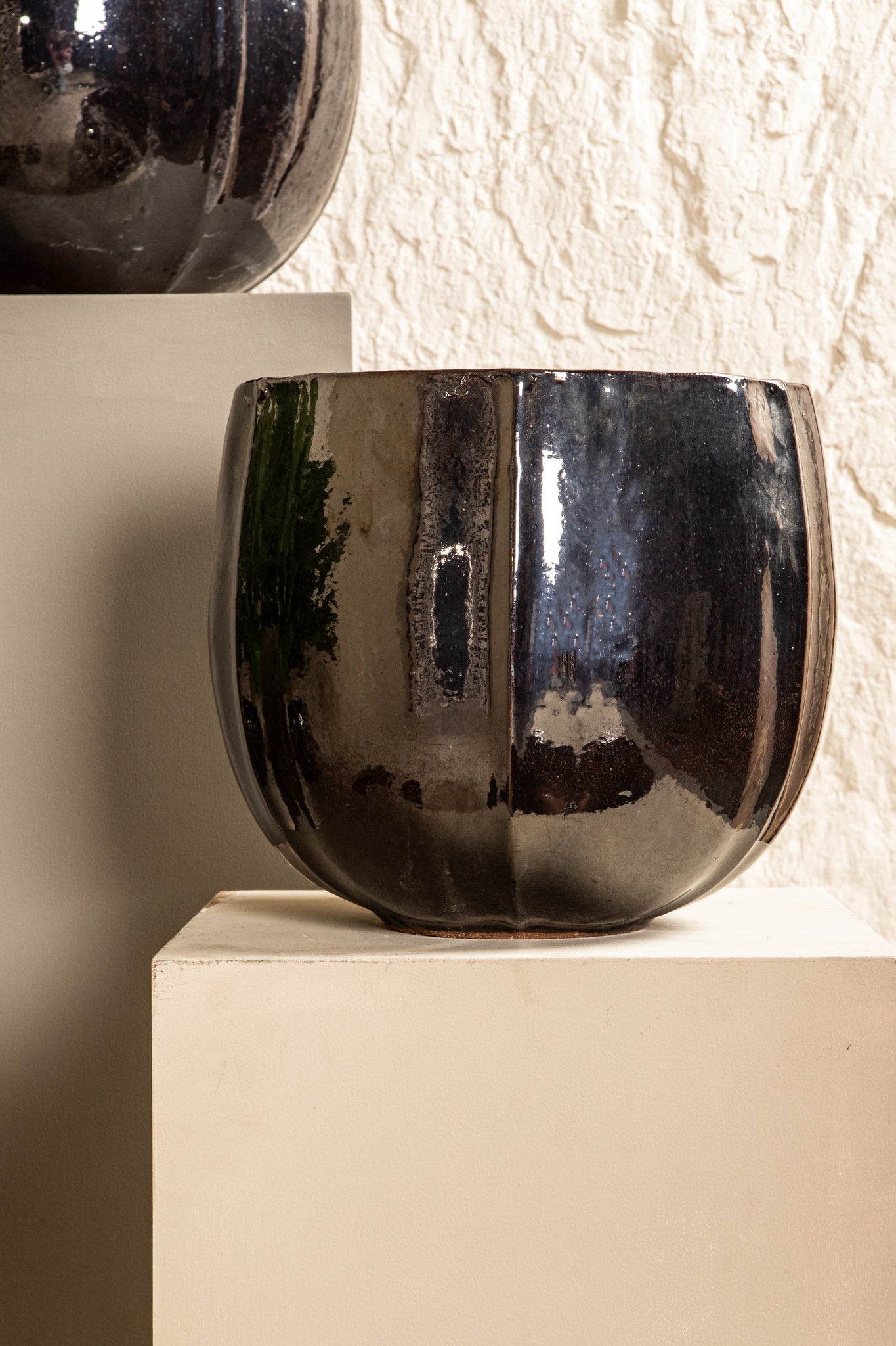 Ayasha Silver Glazed Ceramic Pot Shiny Round SV4