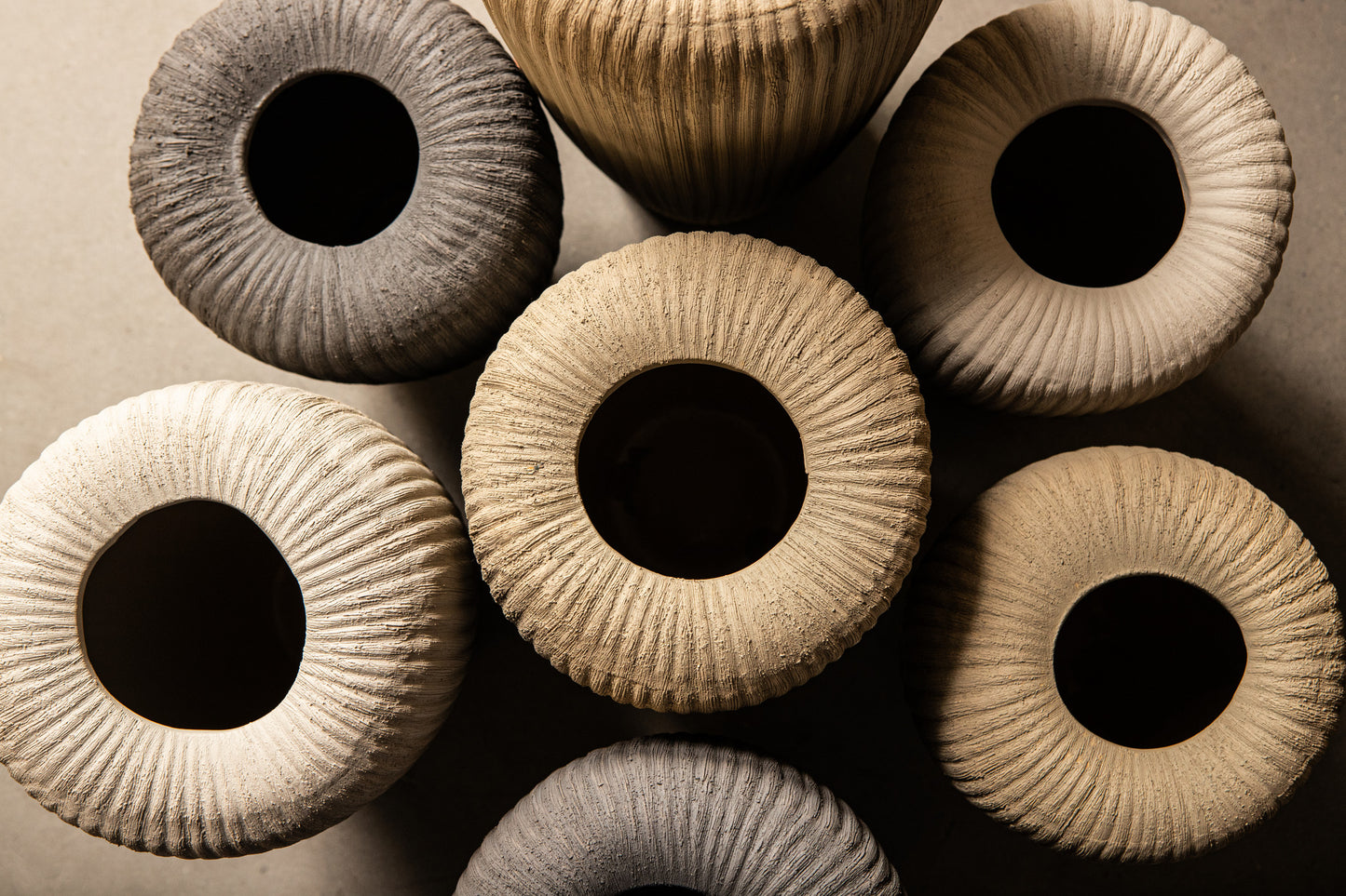 Zinet Taupe Round Ceramic Pot With Lines M