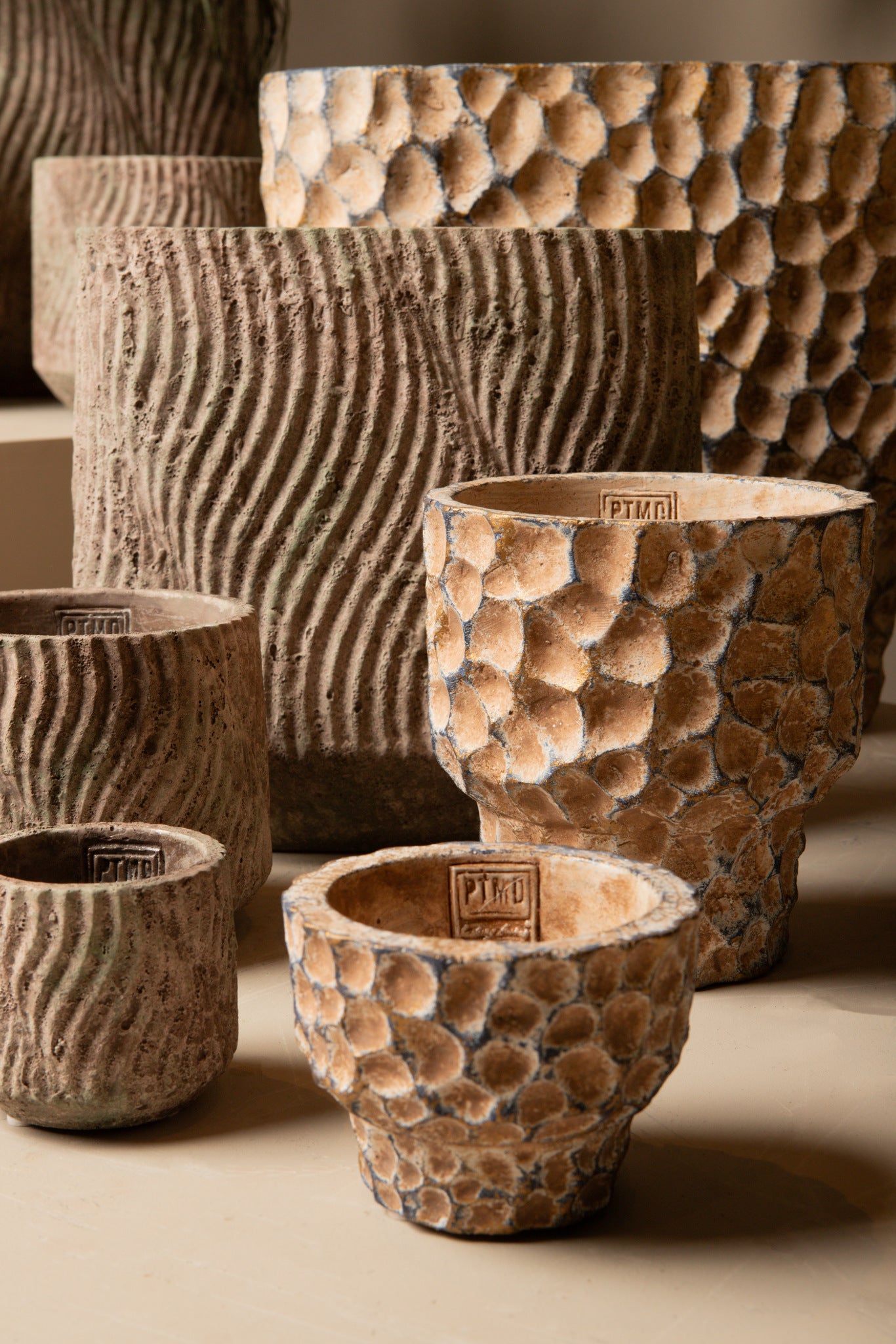 Liselot Brown Oval Cement Pot Stamped Pattern M