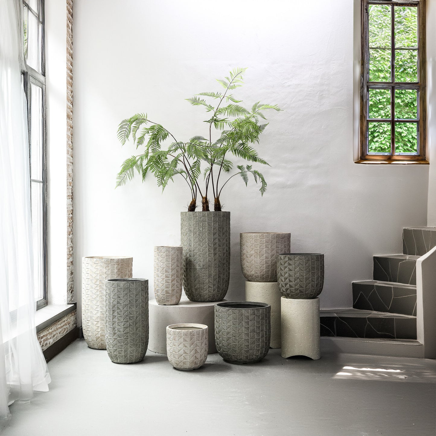 Suguna Grey Round Magnesium Pot Squares Low SV3