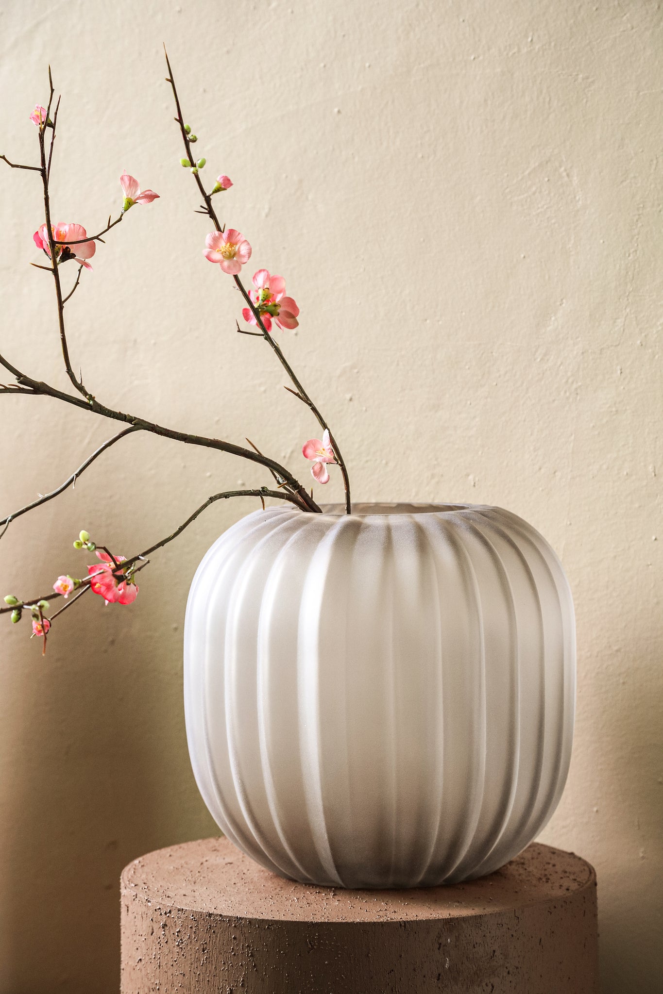 Levente Sand Carved Glass Round Vase Ribbed Low