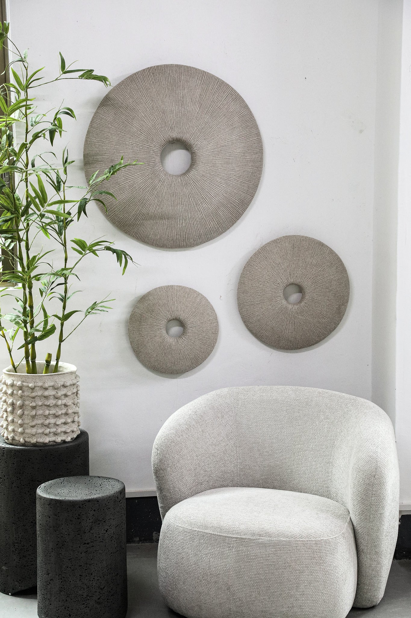 Kathelle Cream Poly Round Sandstone Wallpanel L