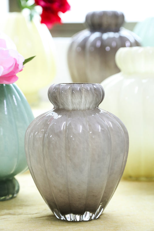 Syamer Brown Milkglass Vase Ribbed Small Border S