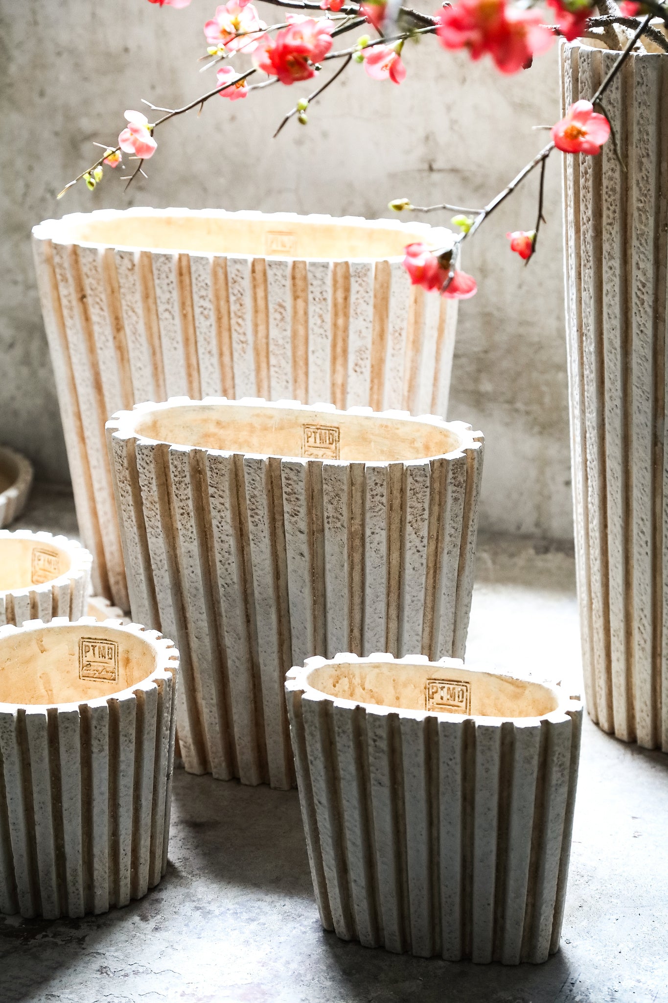 Marijus Cream Oval Cement Pot Ribbed M