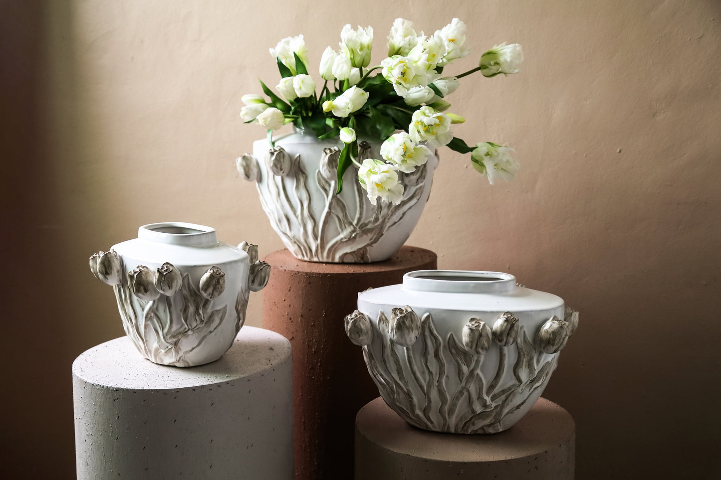 Naomae White Ceramic Pot Tulip Figures Oval L