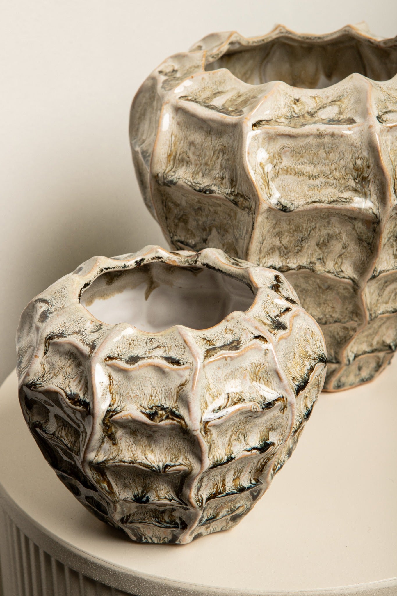 Cedric Cream Ceramic Round Wavy Pot Mixed Colors M