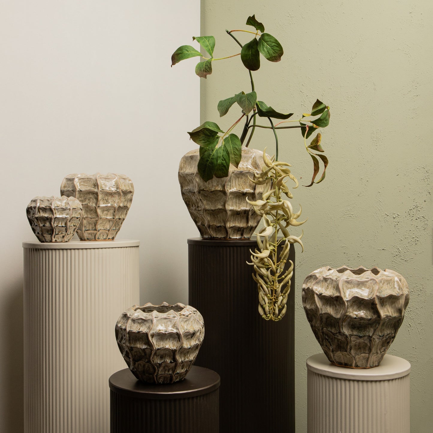 Cedric Cream Ceramic Round Wavy Pot Mixed Color XL