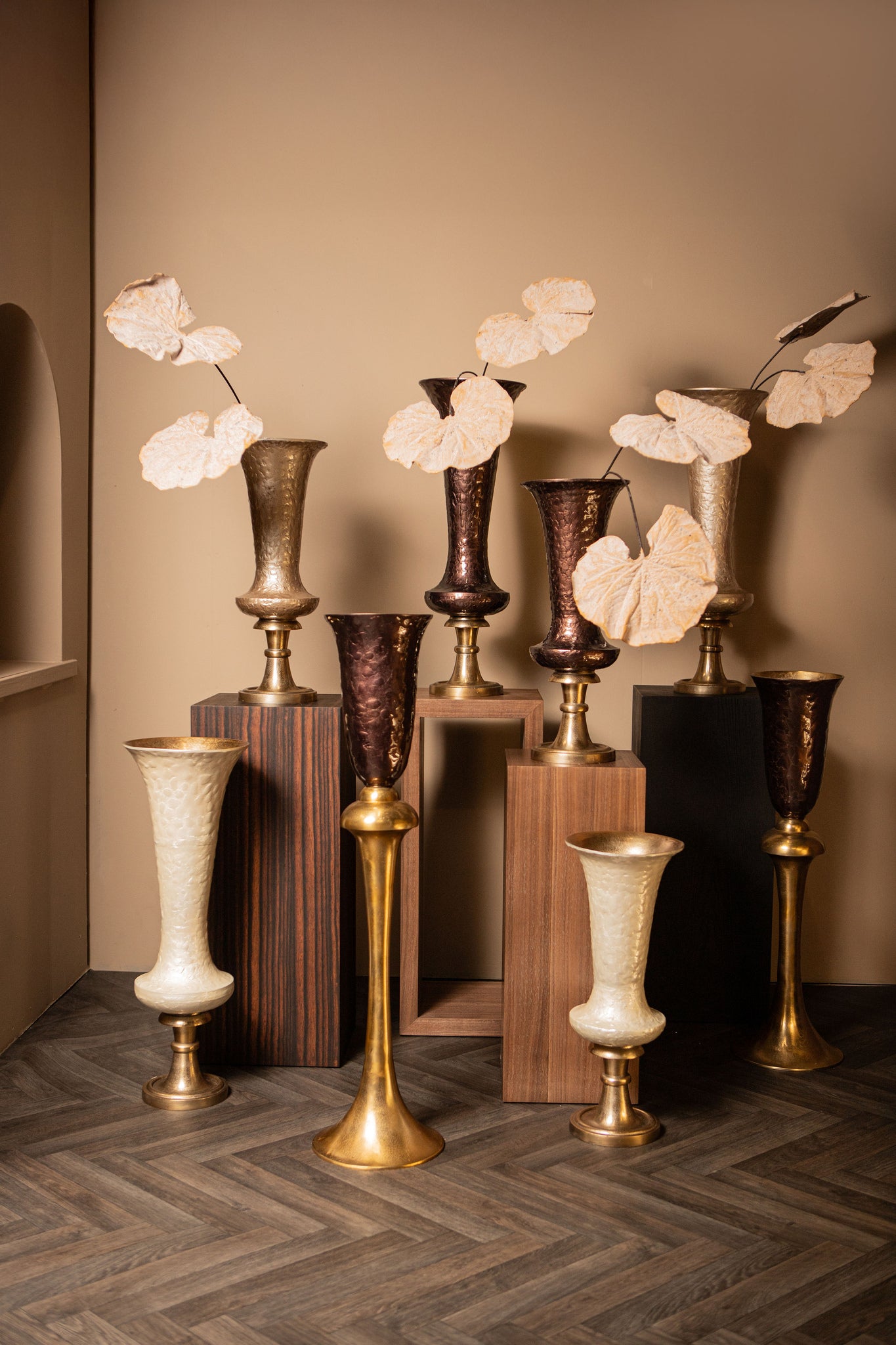 Lysse Dark Brown Casted Alu Luxury Enamel Vase L