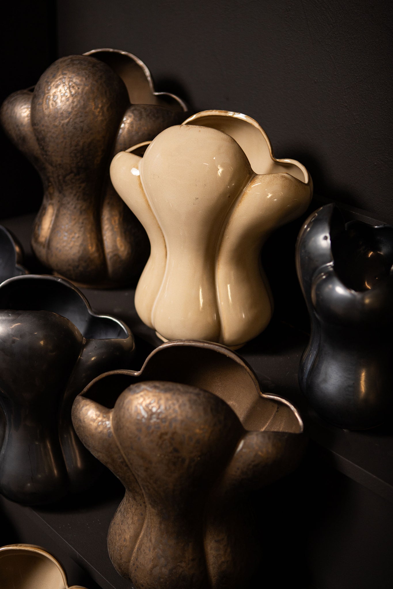 Mellie Bronze France Lily Flower Ceramic Vase M