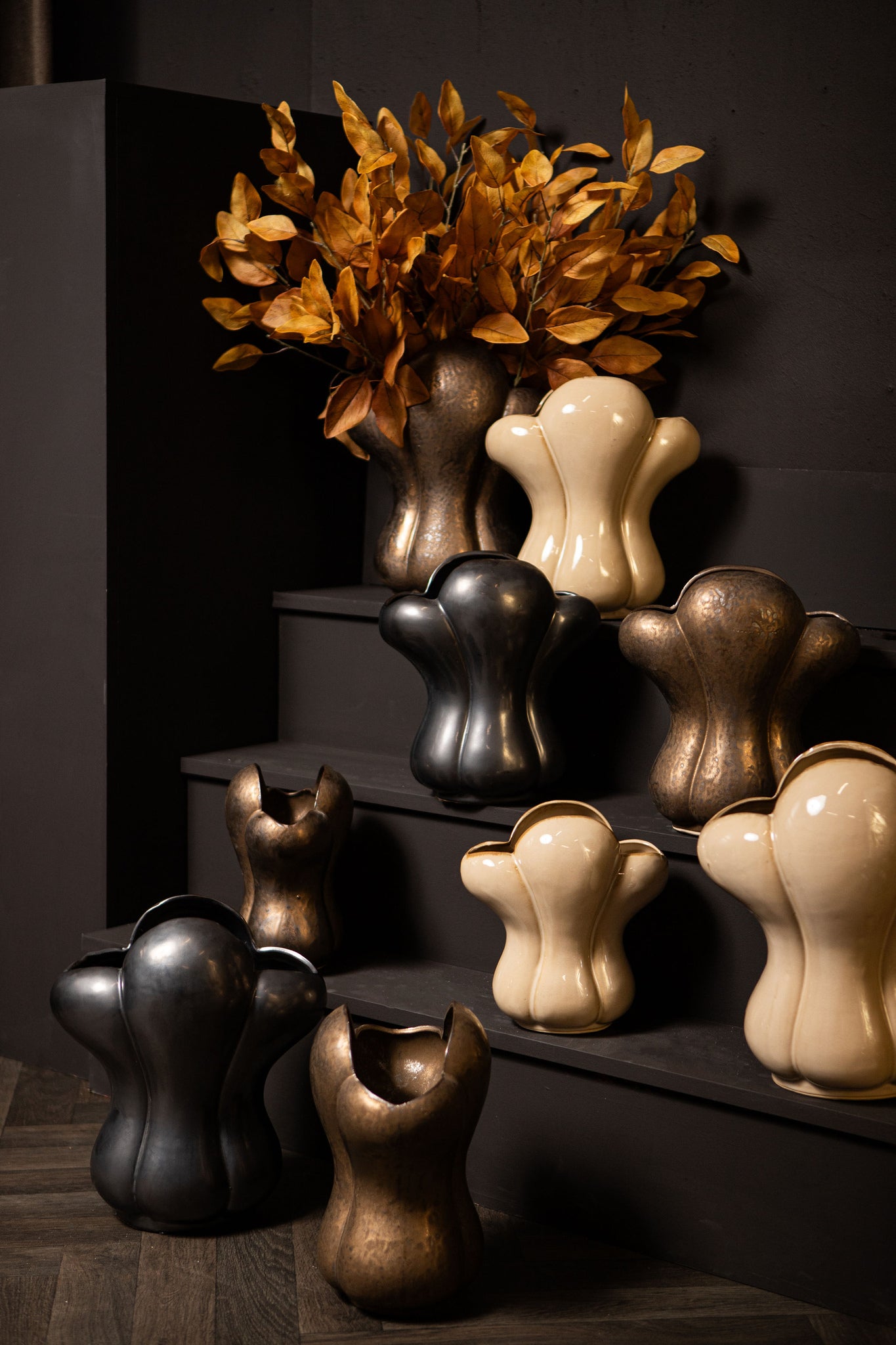 Mellie Black France Lily Flower Ceramic Vase M