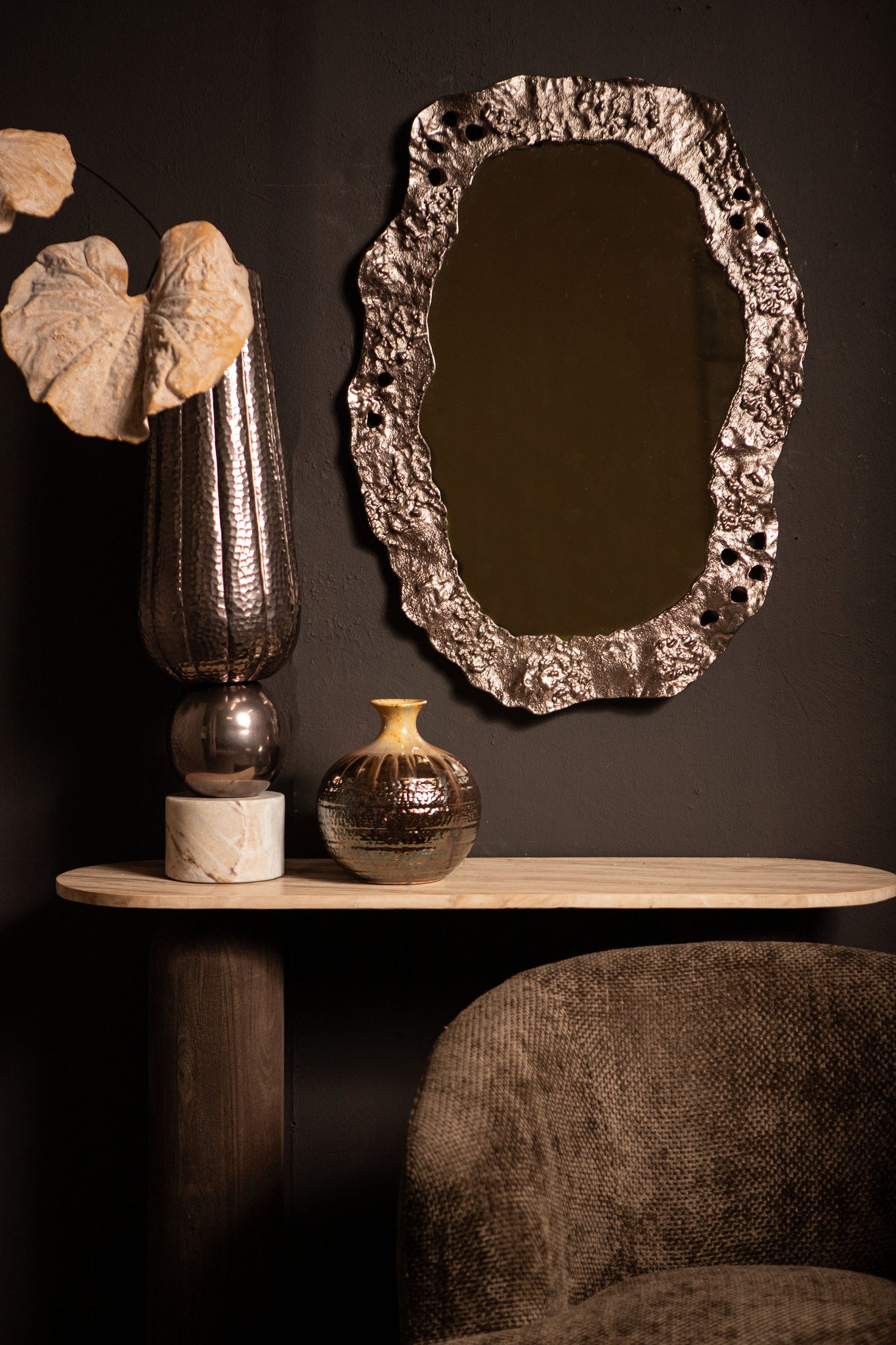 Marive Bronze Alu Sheet Vase On Marble Base Round